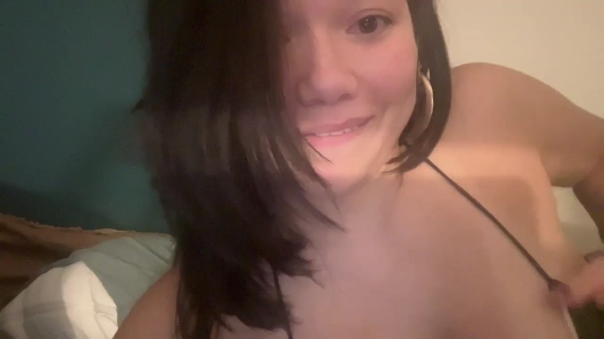Gallery image thumbnail from imava's myfreecams stream on, 05/08/2024, 07:01 image 12 of 20