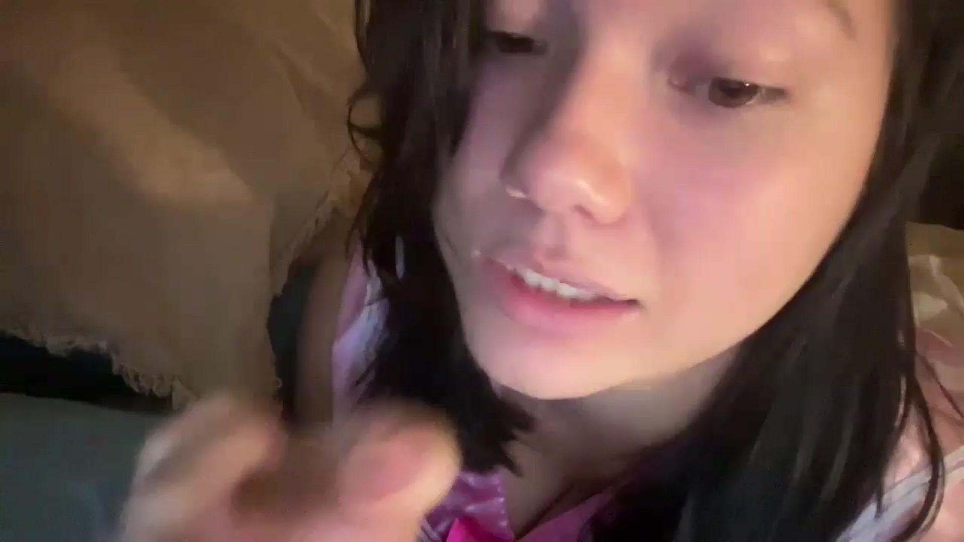 Gallery image thumbnail from imava's myfreecams stream on, 05/10/2024, 24:51 image 12 of 20