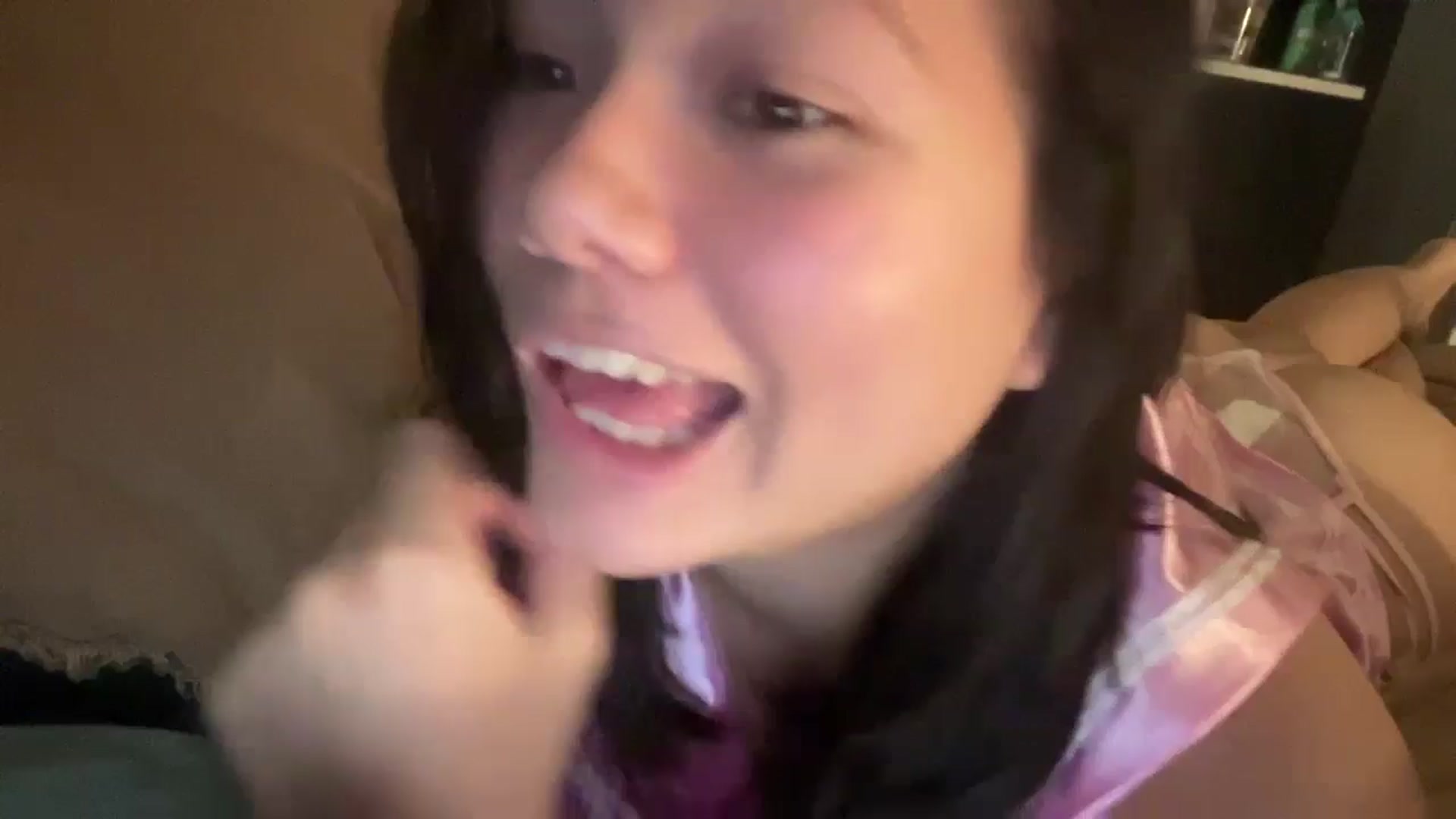 Gallery image thumbnail from imava's myfreecams stream on, 05/10/2024, 24:51 image 5 of 20