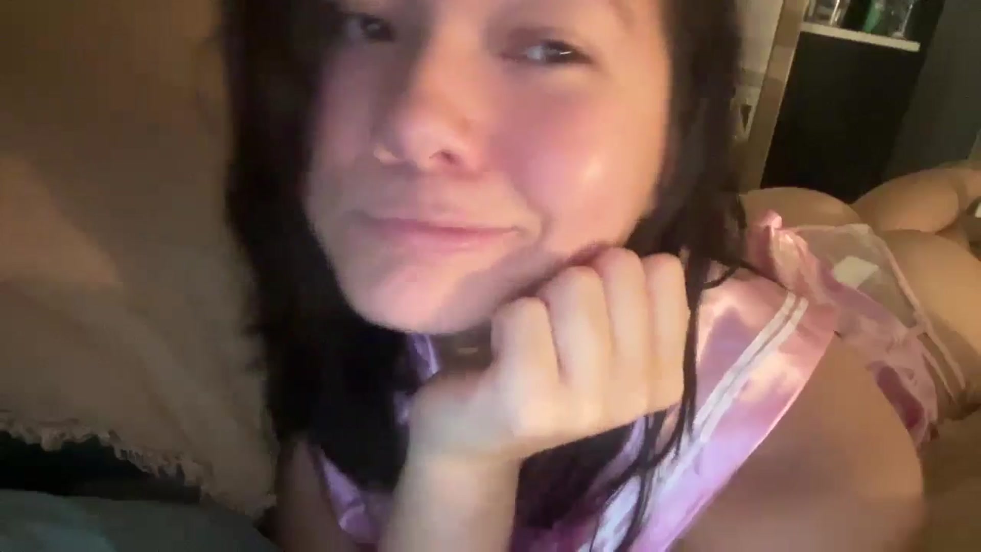 Gallery image thumbnail from imava's myfreecams stream on, 05/10/2024, 24:51 image 4 of 20