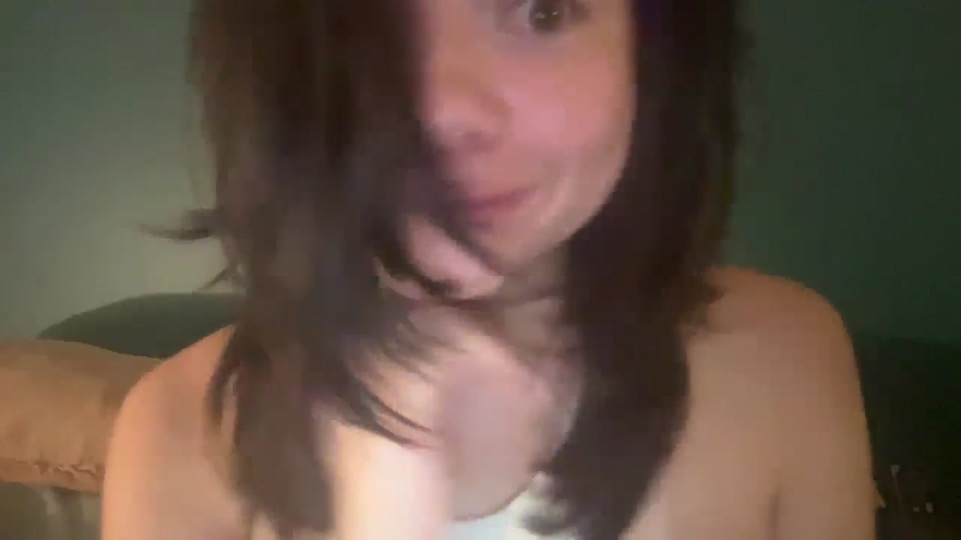 Gallery image thumbnail from imava's myfreecams stream on, 05/10/2024, 10:34 image 14 of 20