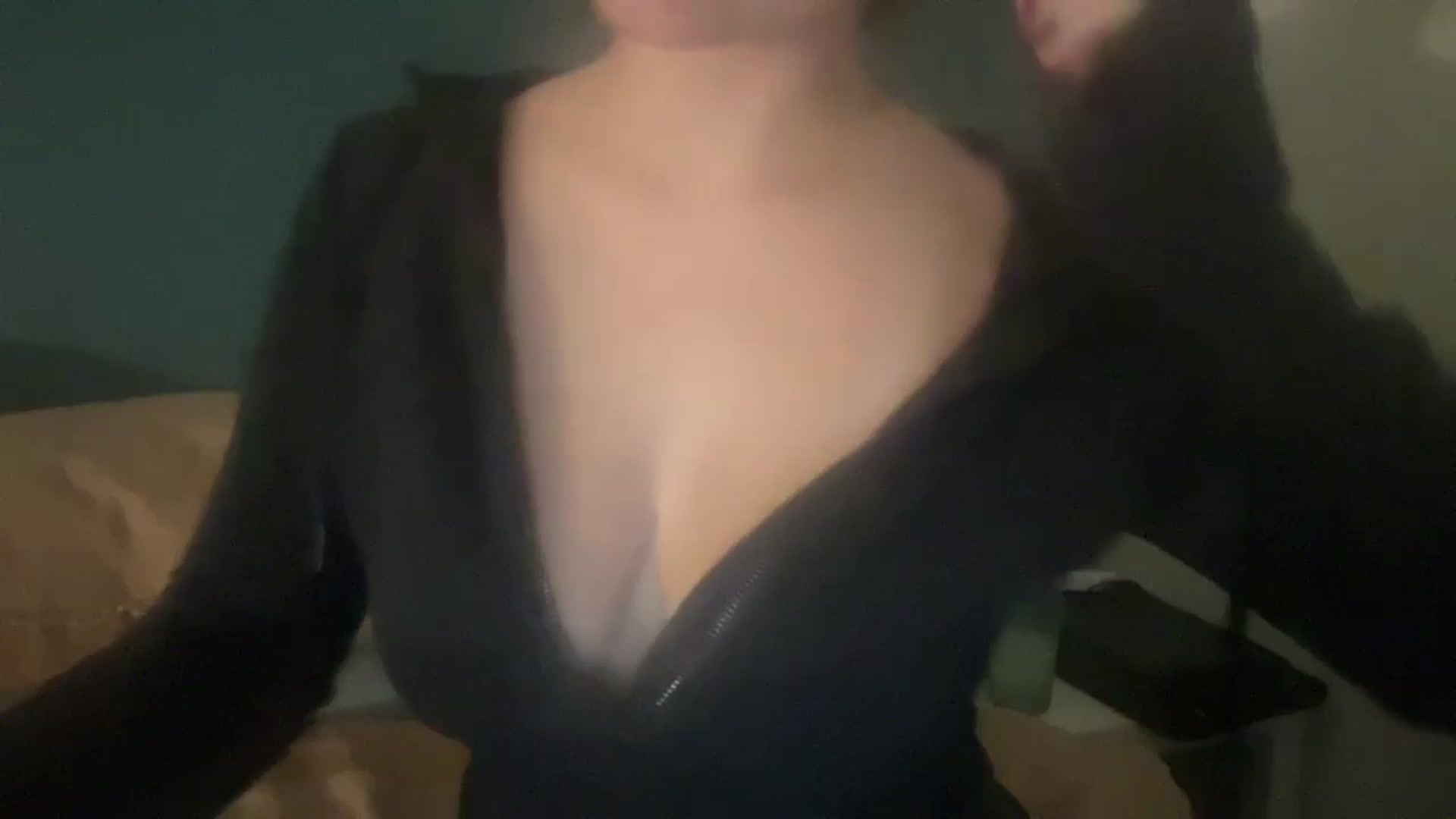 Gallery image thumbnail from imava's myfreecams stream on, 05/13/2024, 08:00 image 3 of 20