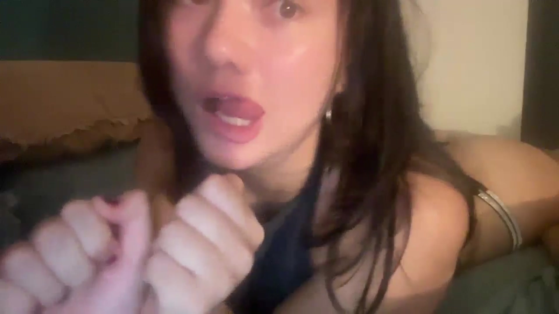 Gallery image thumbnail from imava's myfreecams stream on, 05/17/2024, 18:00 image 11 of 20
