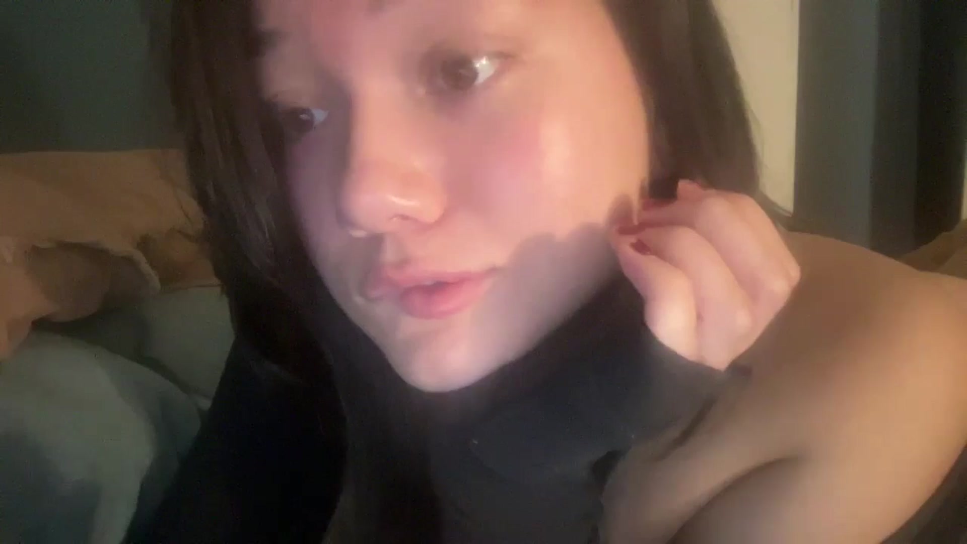 Gallery image thumbnail from imava's myfreecams stream on, 05/17/2024, 19:07 image 5 of 20
