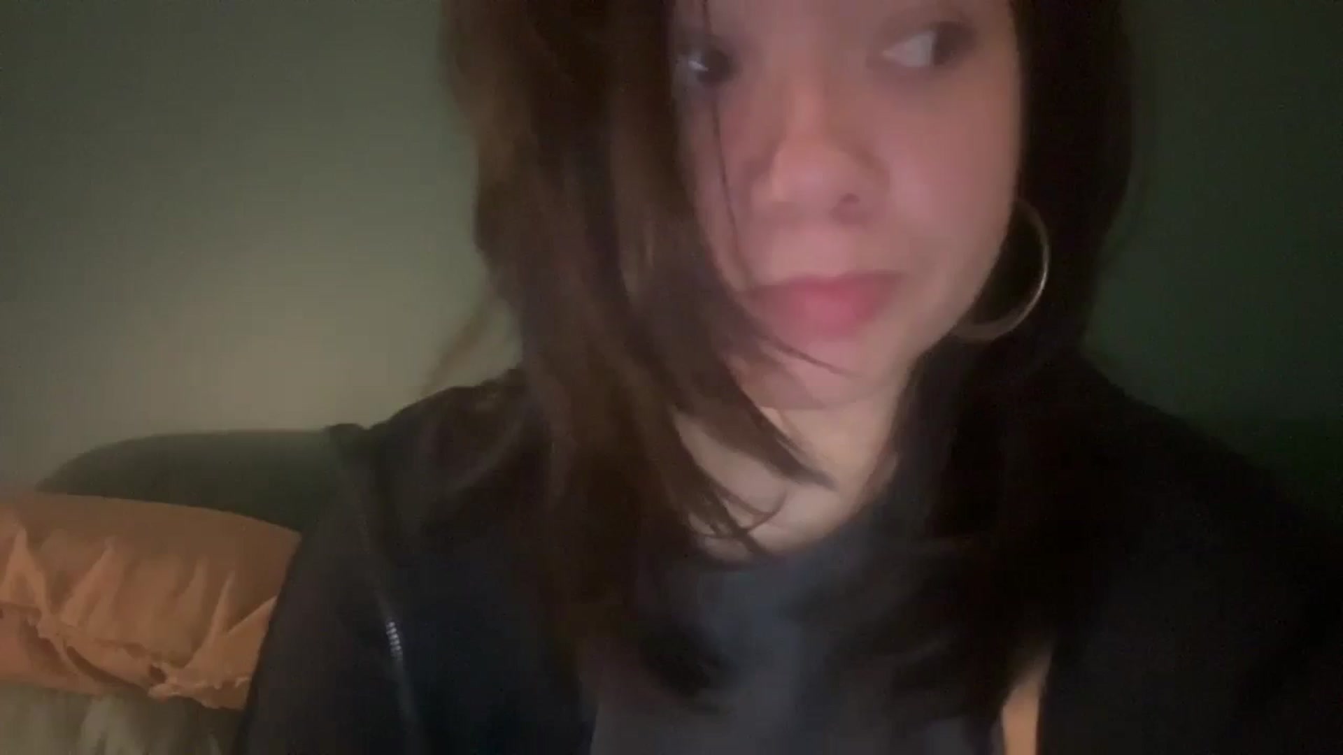 Gallery image thumbnail from imava's myfreecams stream on, 05/17/2024, 21:37 image 1 of 20