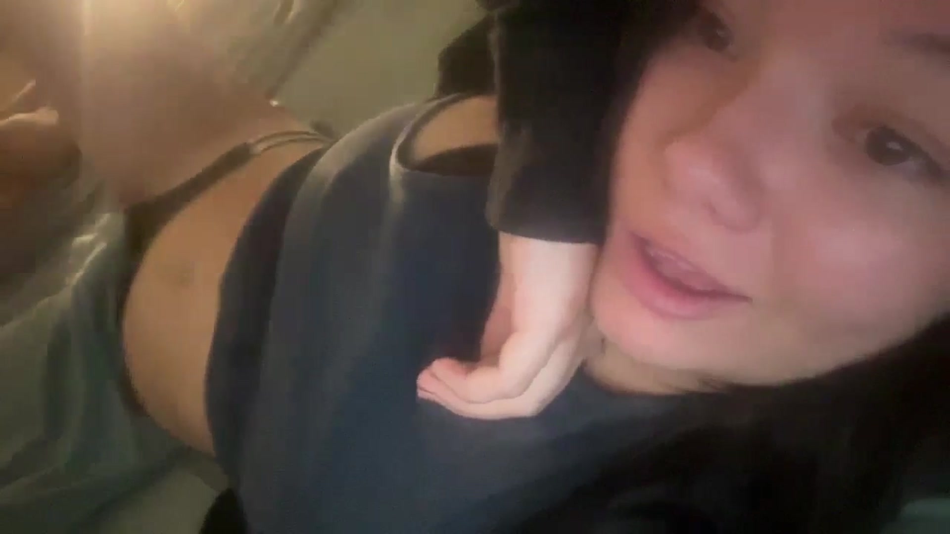 Gallery image thumbnail from imava's myfreecams stream on, 05/17/2024, 21:37 image 8 of 20