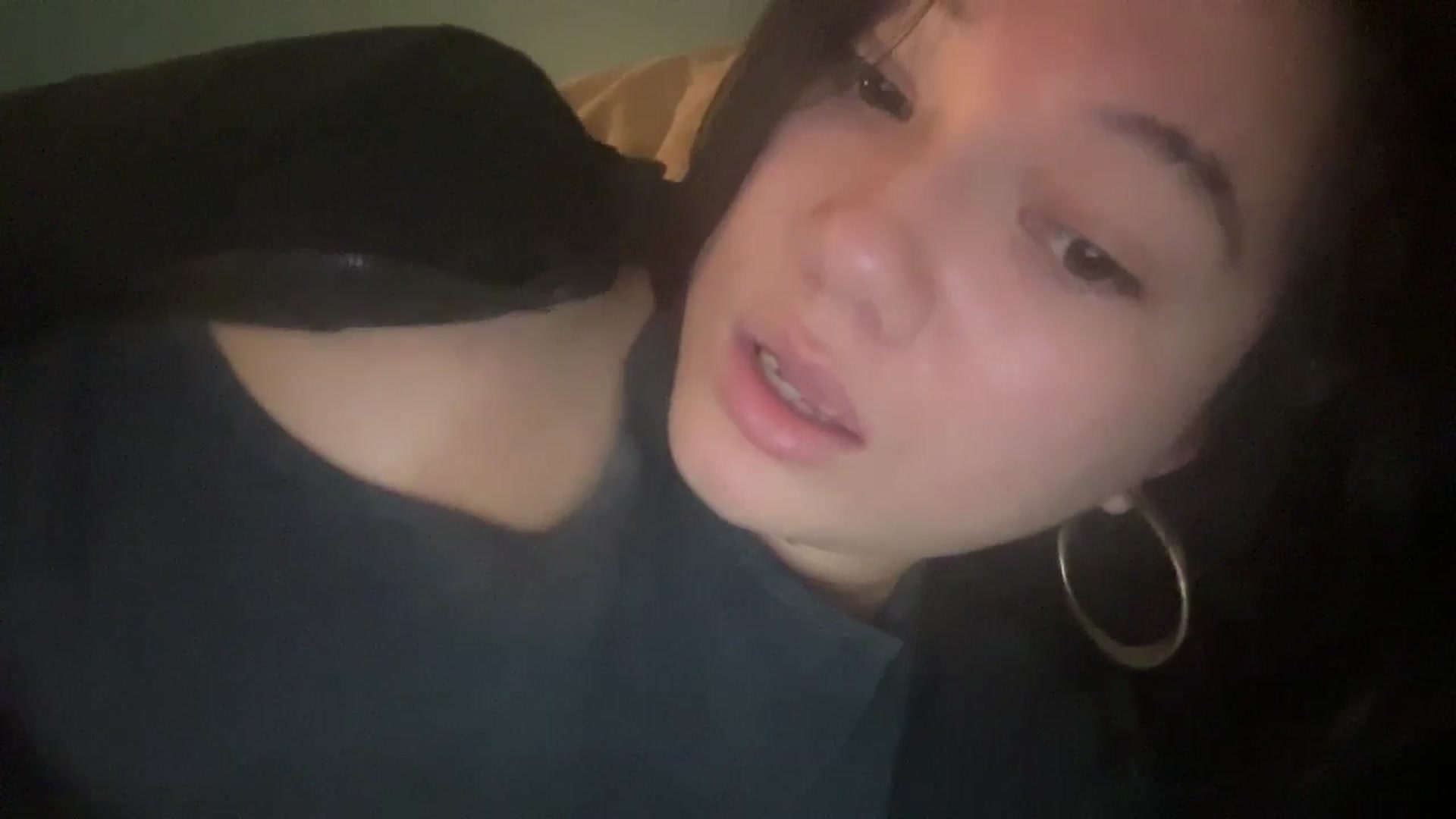 Gallery image thumbnail from imava's myfreecams stream on, 05/17/2024, 21:37 image 17 of 20