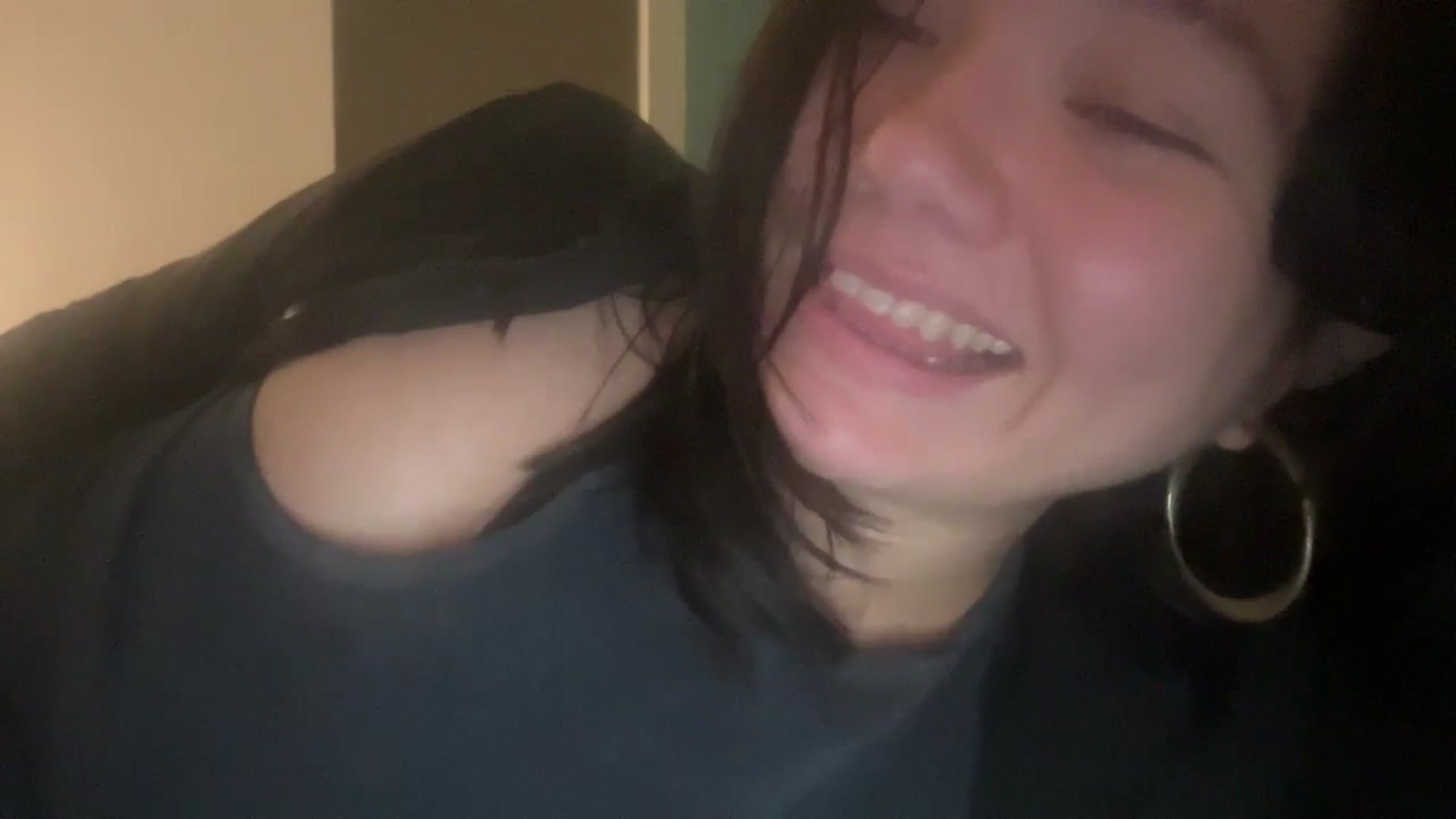 Gallery image thumbnail from imava's myfreecams stream on, 05/17/2024, 21:37 image 11 of 20