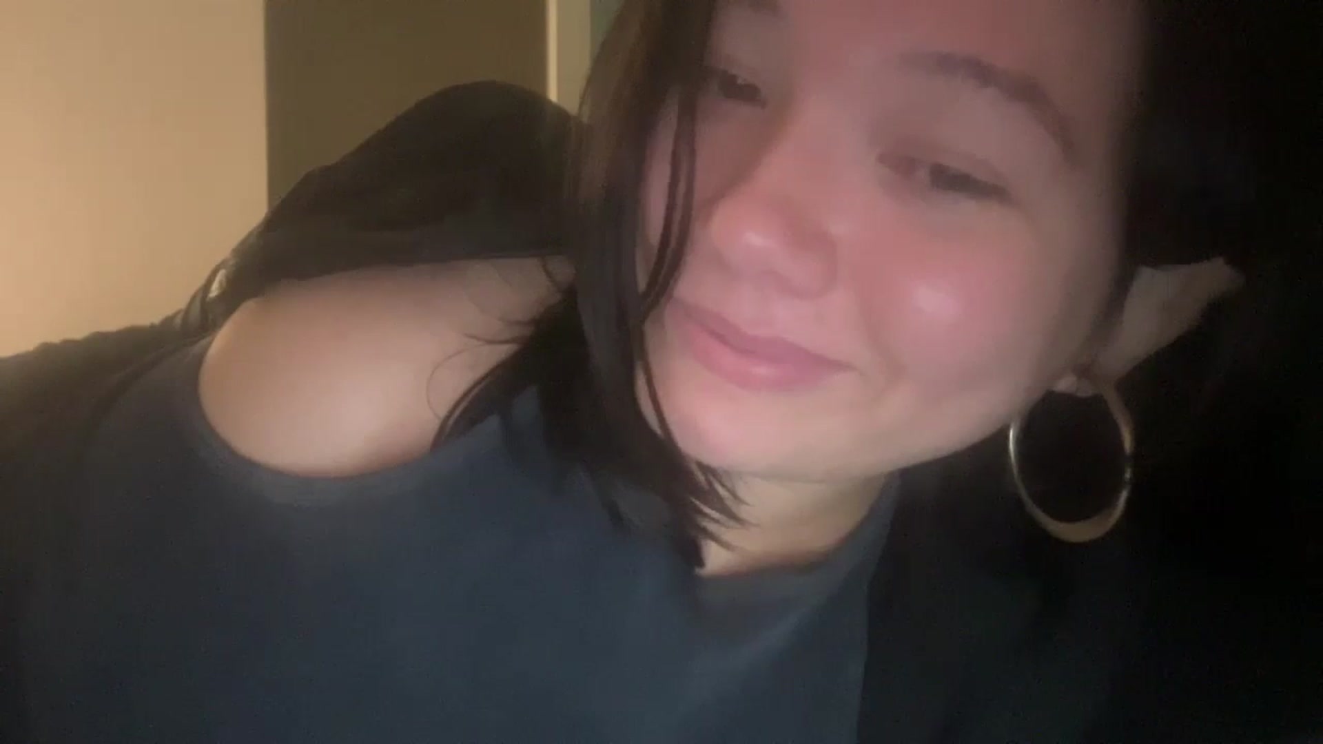 Gallery image thumbnail from imava's myfreecams stream on, 05/17/2024, 21:37 image 10 of 20