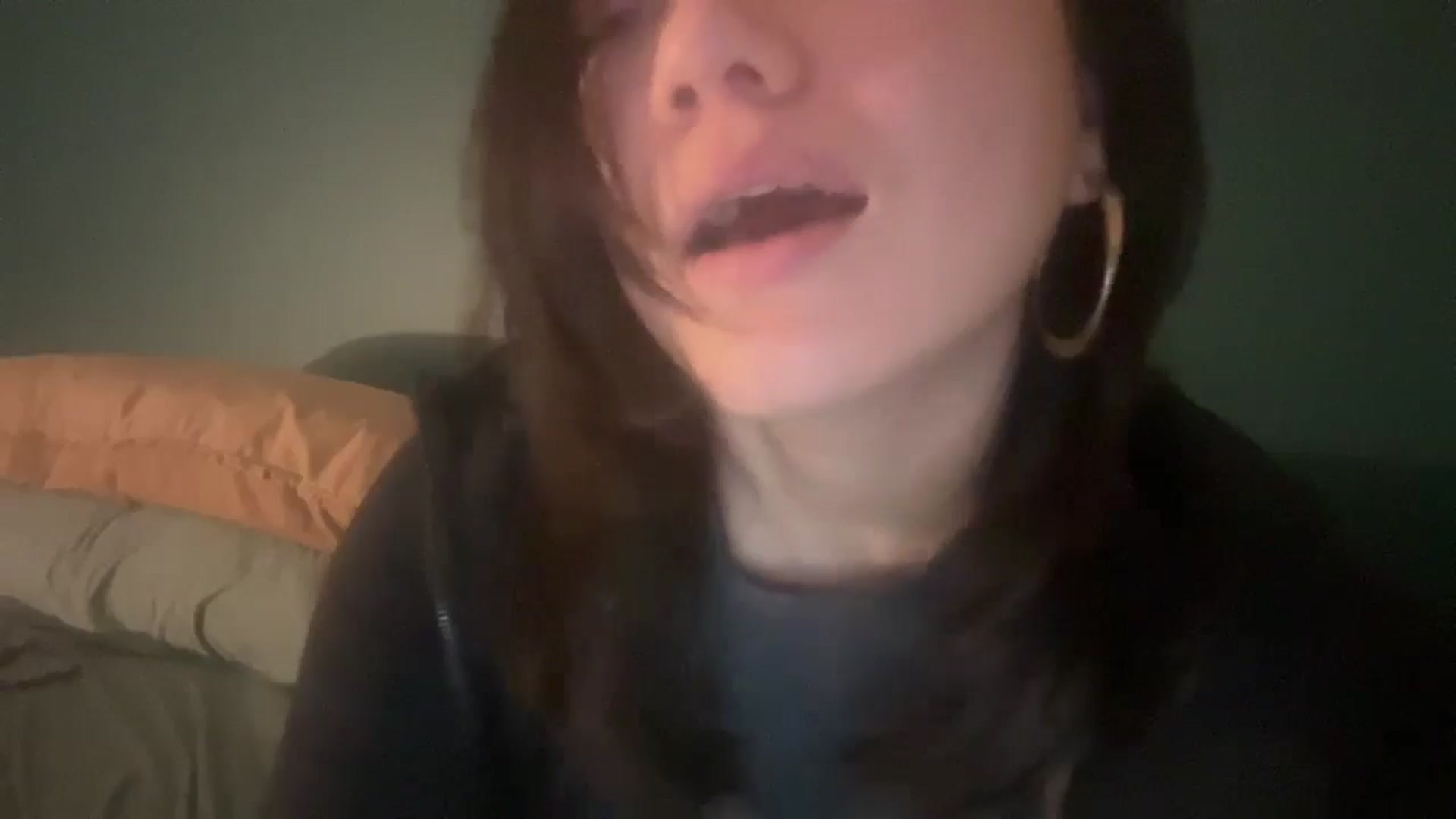 Gallery image thumbnail from imava's myfreecams stream on, 05/17/2024, 21:37 image 3 of 20