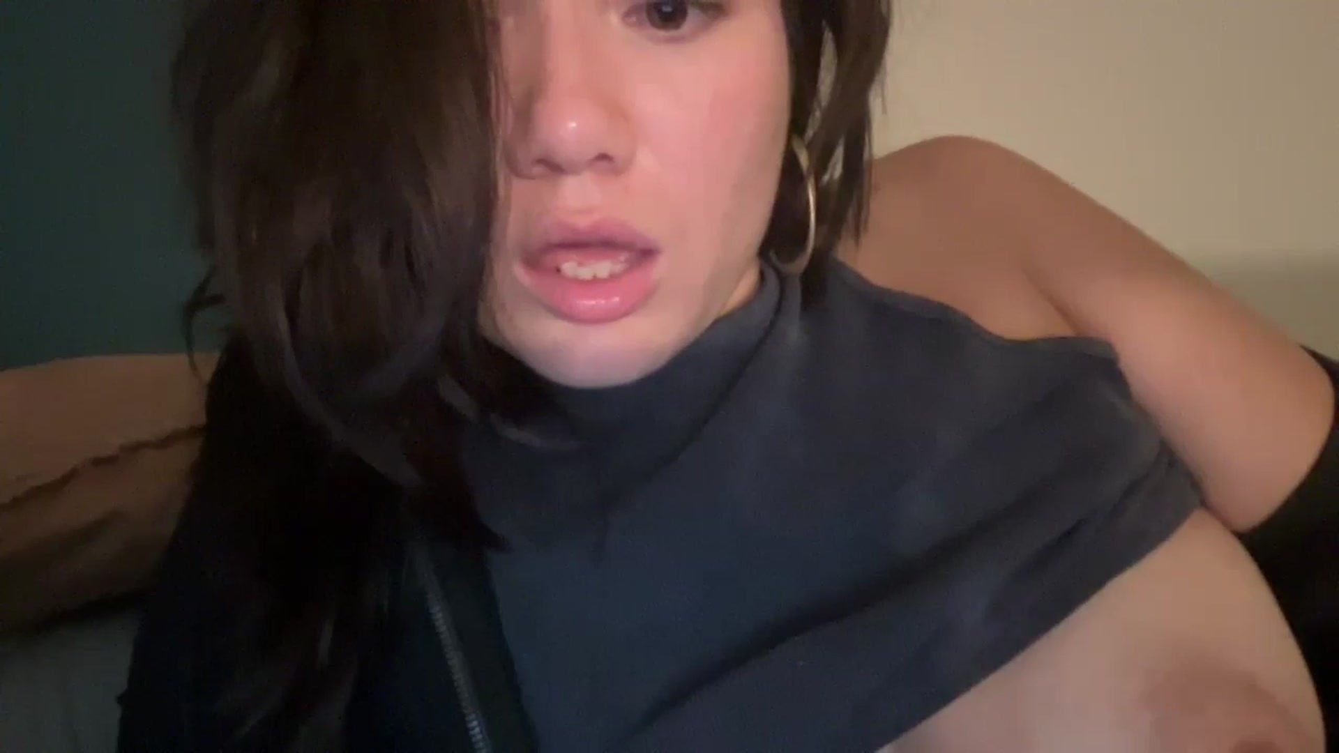 Gallery image thumbnail from imava's myfreecams stream on, 05/18/2024, 08:41 image 12 of 20