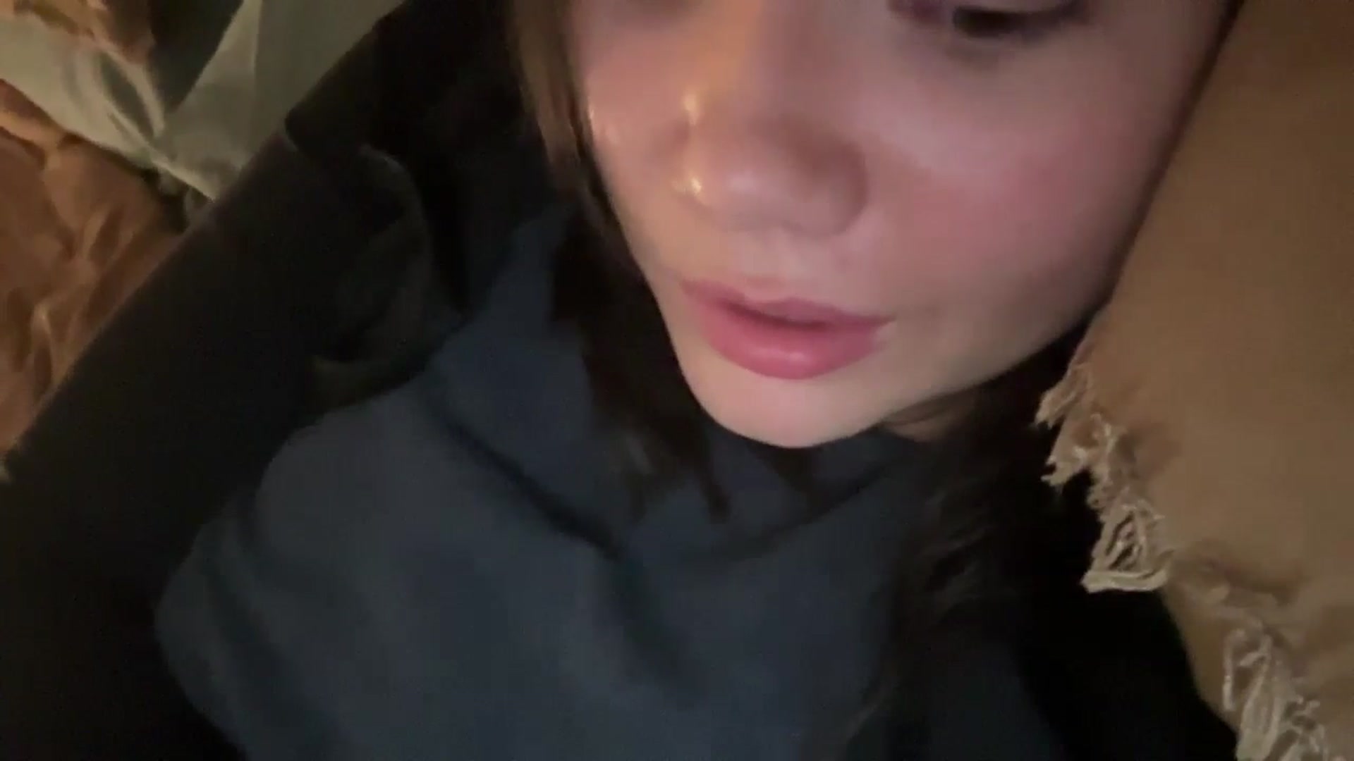 Gallery image thumbnail from imava's myfreecams stream on, 05/18/2024, 08:41 image 4 of 20