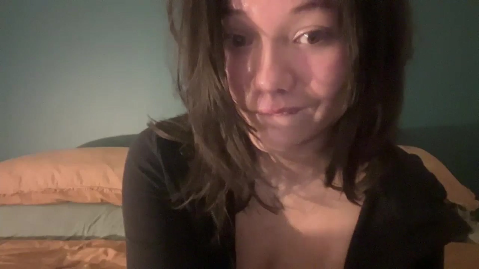 Gallery image thumbnail from imava's myfreecams stream on, 05/20/2024, 08:16 image 15 of 20