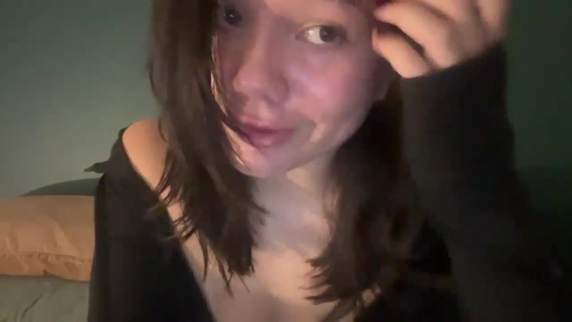 Gallery image thumbnail from imava's myfreecams stream on, 05/20/2024, 08:16 image 20 of 20
