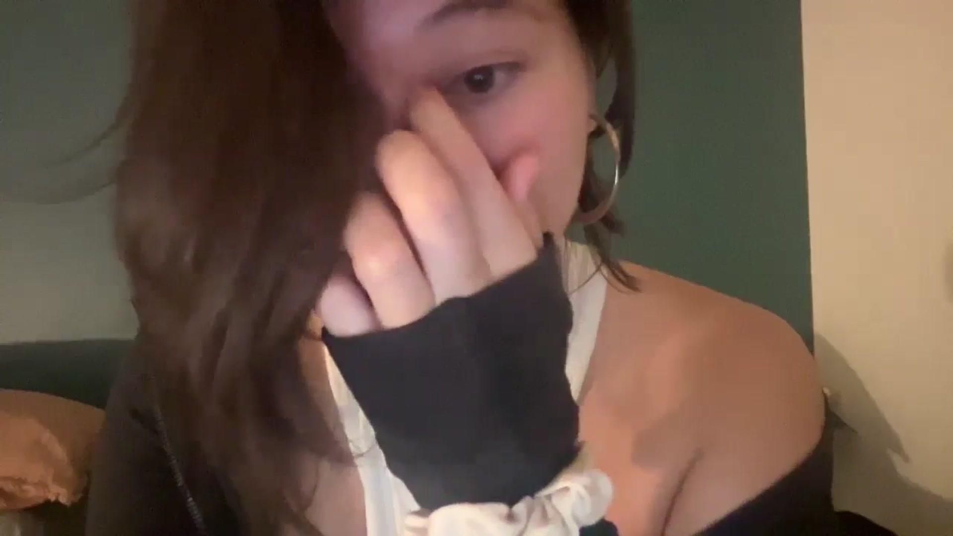Gallery image thumbnail from imava's myfreecams stream on, 05/24/2024, 07:17 image 17 of 20