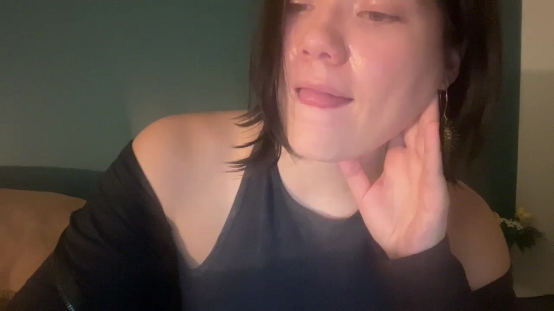 Gallery image thumbnail from imava's myfreecams stream on, 05/28/2024, 09:11 image 4 of 20