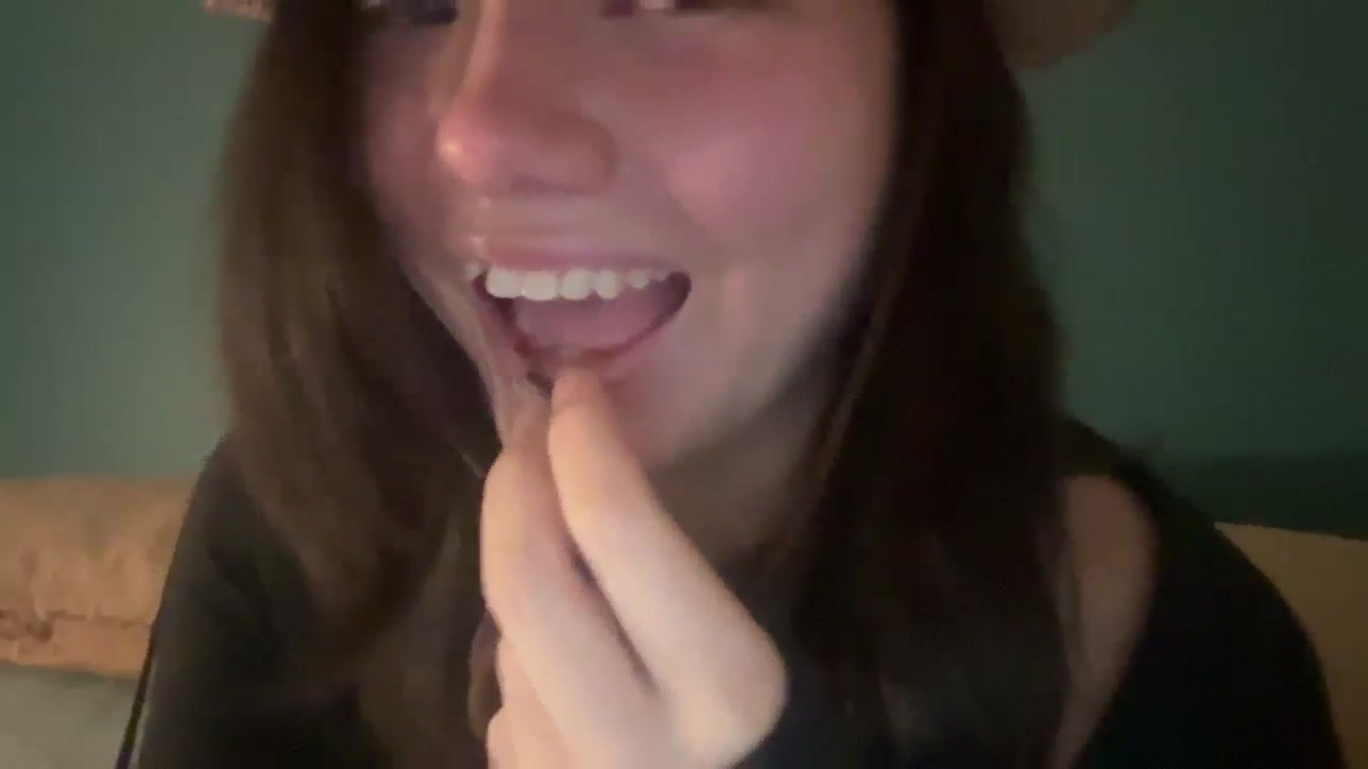 Gallery image thumbnail from imava's myfreecams stream on, 05/31/2024, 03:12 image 4 of 20