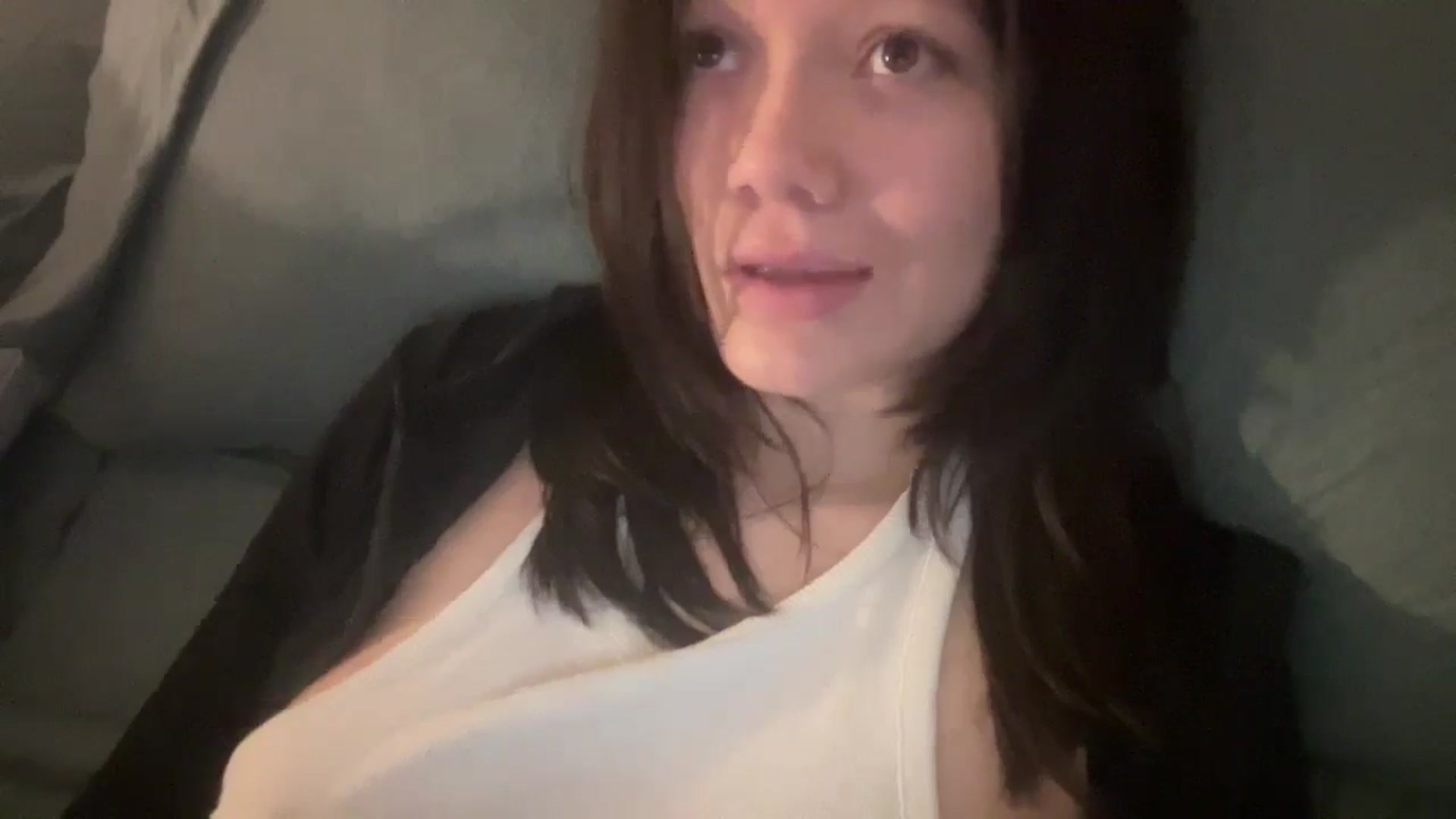 Gallery image thumbnail from imava's myfreecams stream on, 06/01/2024, 24:38 image 14 of 20