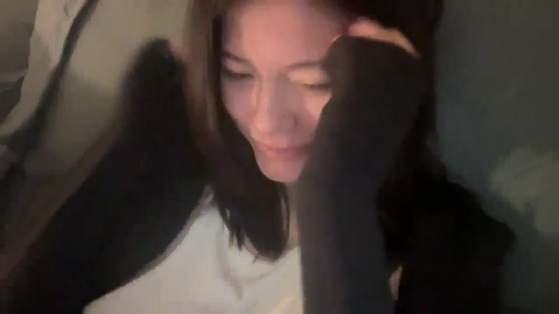 Gallery image thumbnail from imava's myfreecams stream on, 06/01/2024, 24:38 image 9 of 20