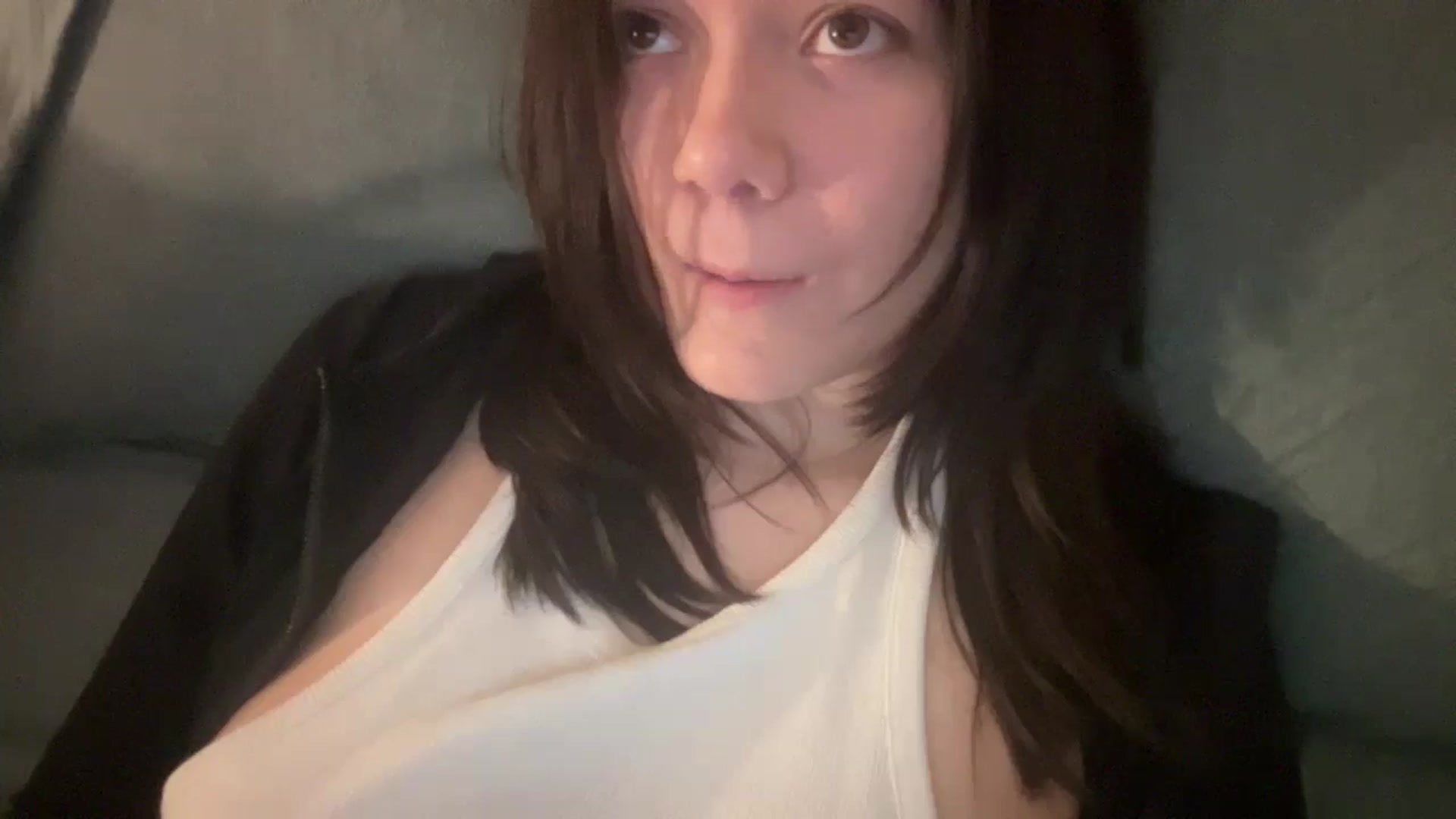 Gallery image thumbnail from imava's myfreecams stream on, 06/01/2024, 24:38 image 15 of 20