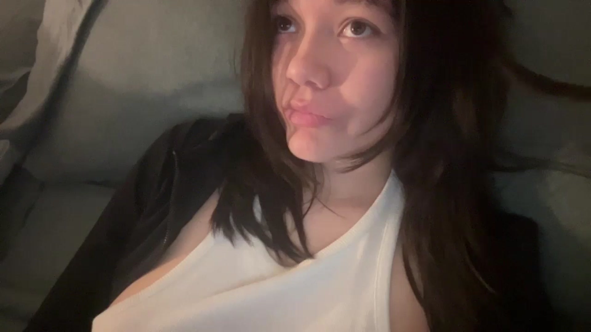 Gallery image thumbnail from imava's myfreecams stream on, 06/01/2024, 24:38 image 12 of 20