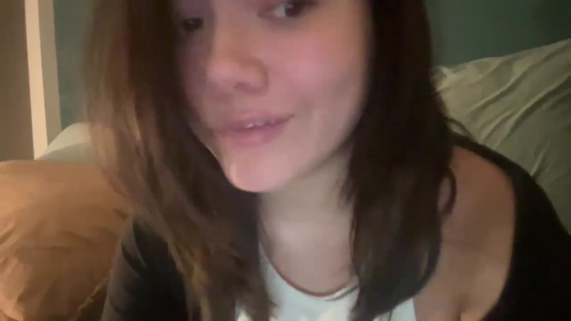 Gallery image thumbnail from imava's myfreecams stream on, 06/01/2024, 01:54 image 18 of 20