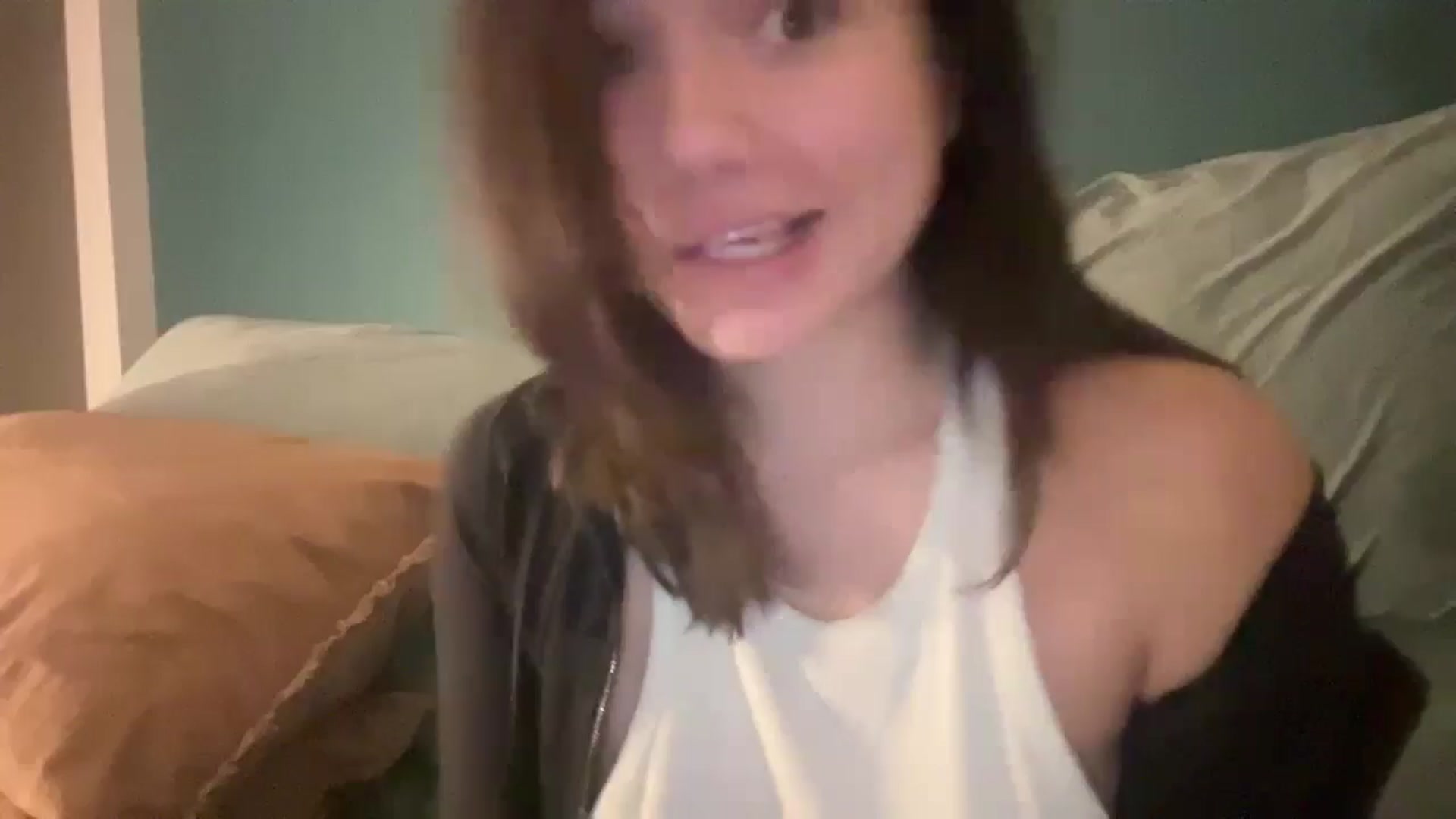 Gallery image thumbnail from imava's myfreecams stream on, 06/01/2024, 01:54 image 19 of 20
