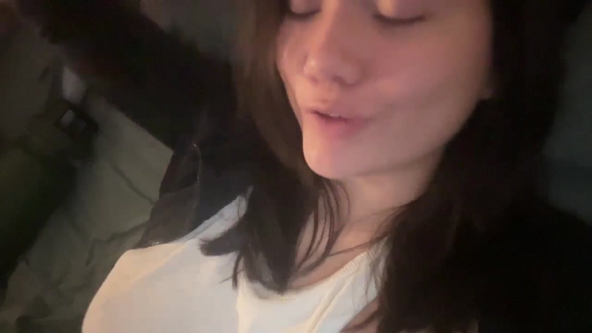 Gallery image thumbnail from imava's myfreecams stream on, 06/01/2024, 01:54 image 4 of 20