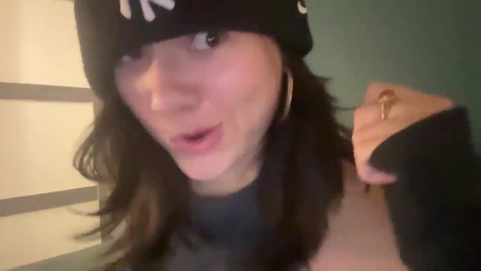 Gallery image thumbnail from imava's myfreecams stream on, 06/04/2024, 07:47 image 7 of 20