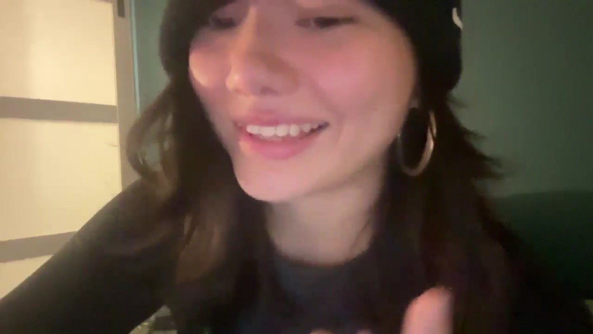Gallery image thumbnail from imava's myfreecams stream on, 06/04/2024, 07:47 image 9 of 20