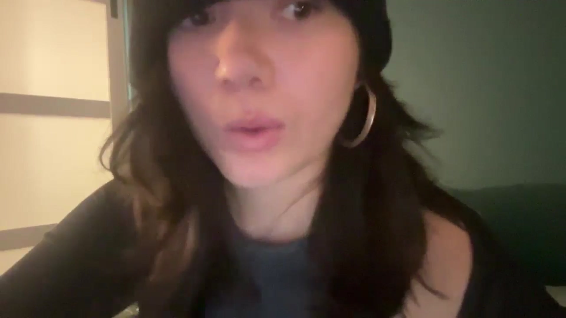 Gallery image thumbnail from imava's myfreecams stream on, 06/04/2024, 07:47 image 8 of 20