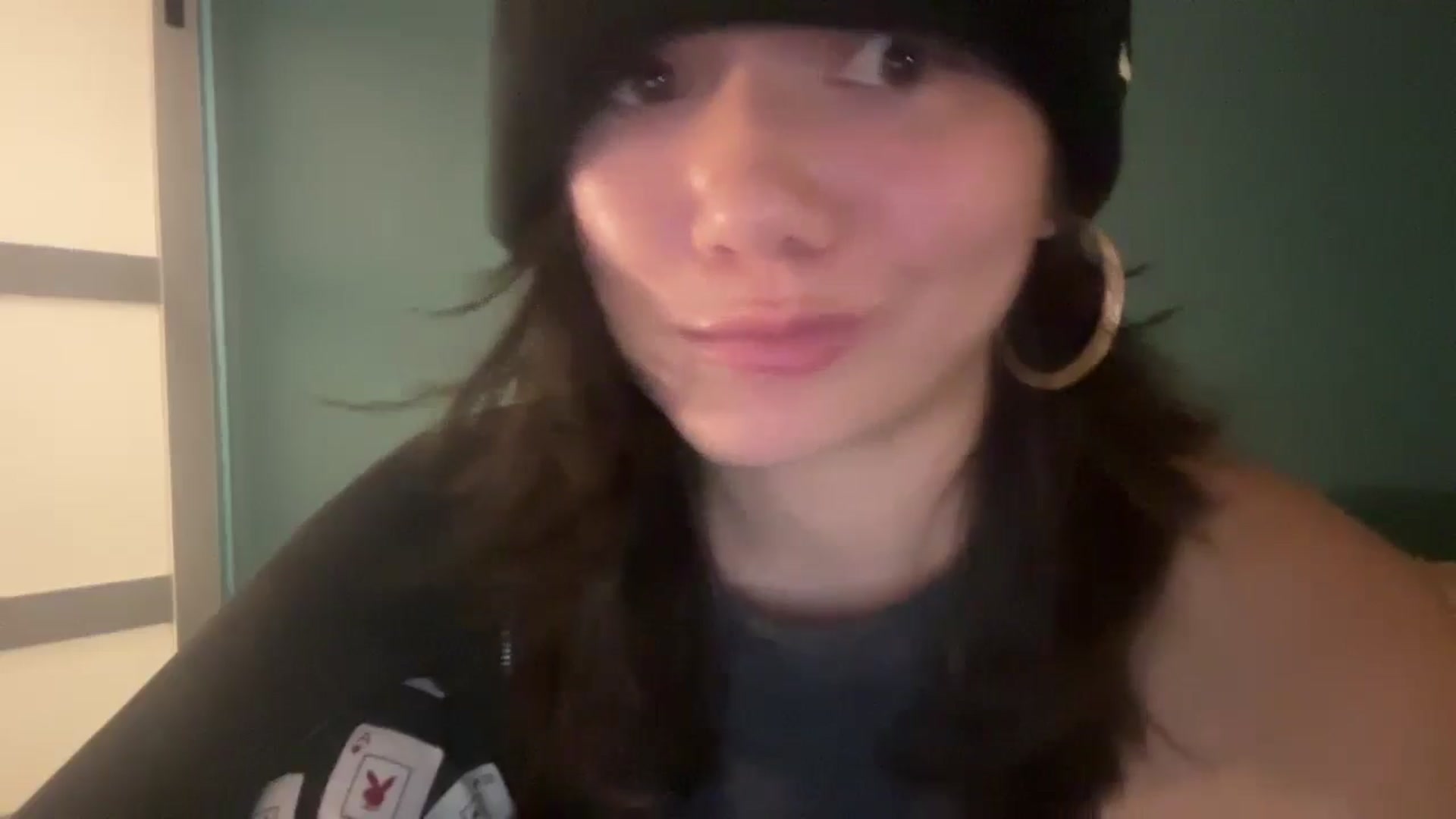 Gallery image thumbnail from imava's myfreecams stream on, 06/04/2024, 11:08 image 13 of 20