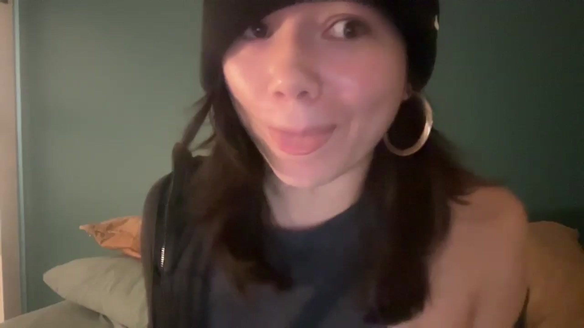Gallery image thumbnail from imava's myfreecams stream on, 06/04/2024, 11:52 image 10 of 20