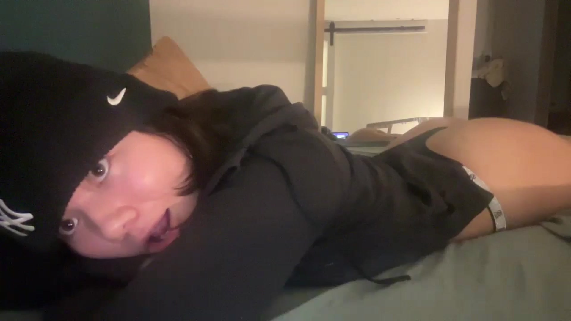 Gallery image thumbnail from imava's myfreecams stream on, 06/04/2024, 13:56 image 16 of 20