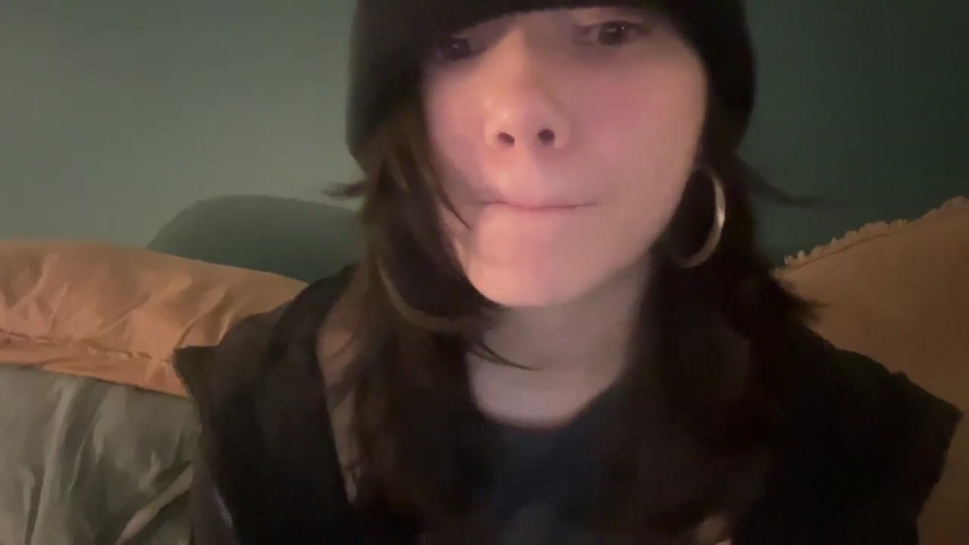 Gallery image thumbnail from imava's myfreecams stream on, 06/04/2024, 13:56 image 3 of 20