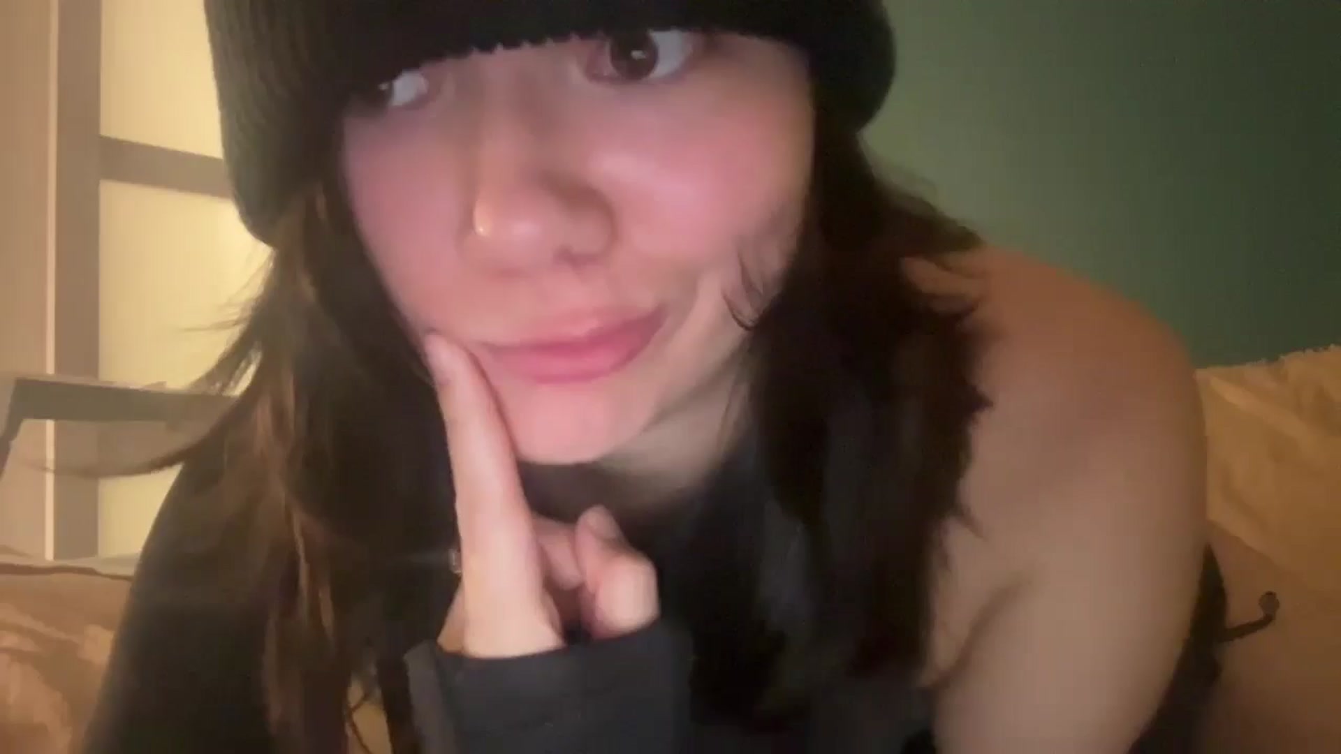 Gallery image thumbnail from imava's myfreecams stream on, 06/04/2024, 13:56 image 7 of 20