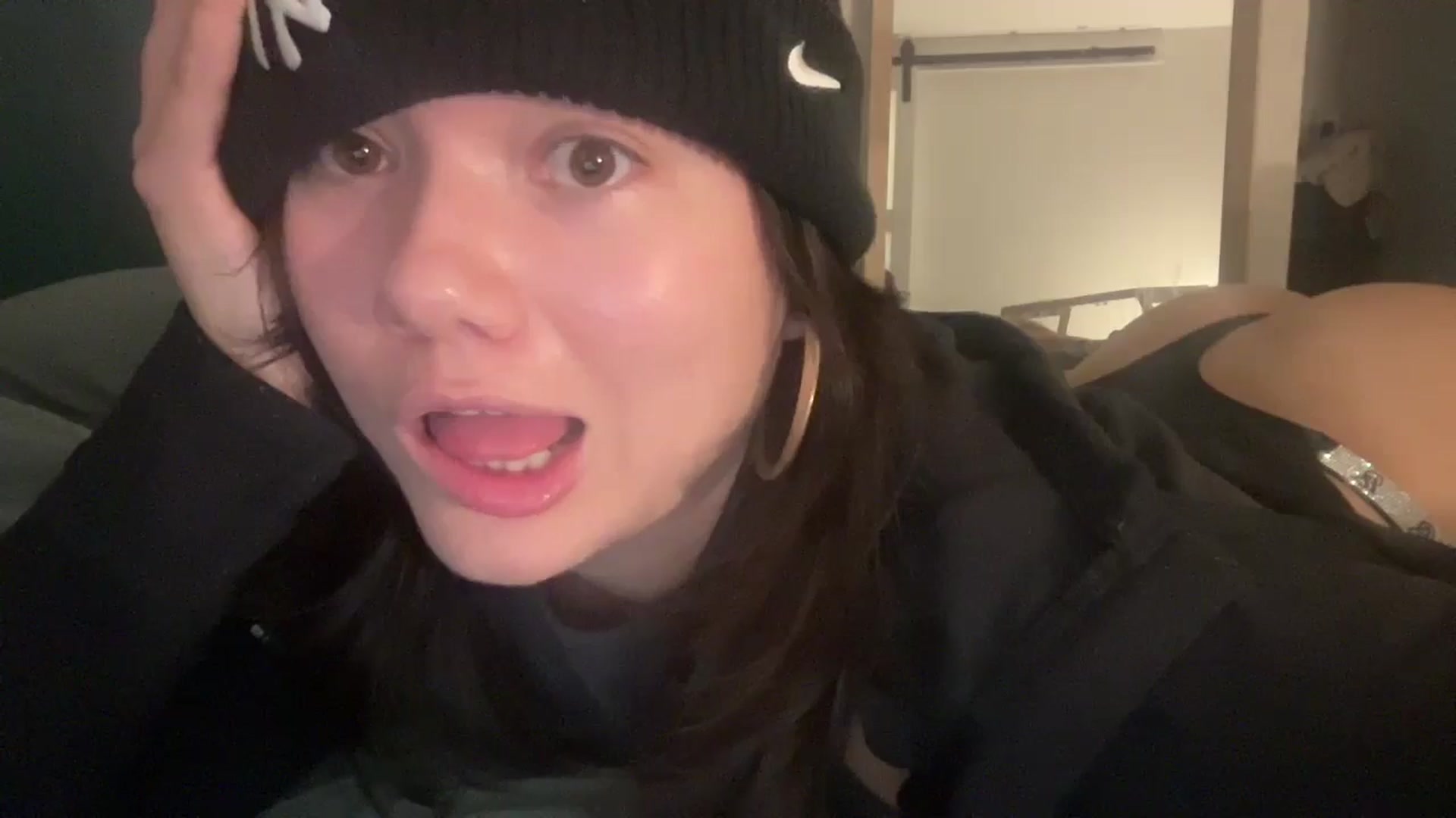 Gallery image thumbnail from imava's myfreecams stream on, 06/04/2024, 13:56 image 17 of 20
