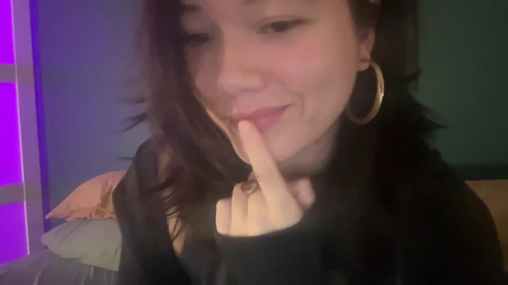 Gallery image thumbnail from imava's myfreecams stream on, 06/04/2024, 20:18 image 5 of 20