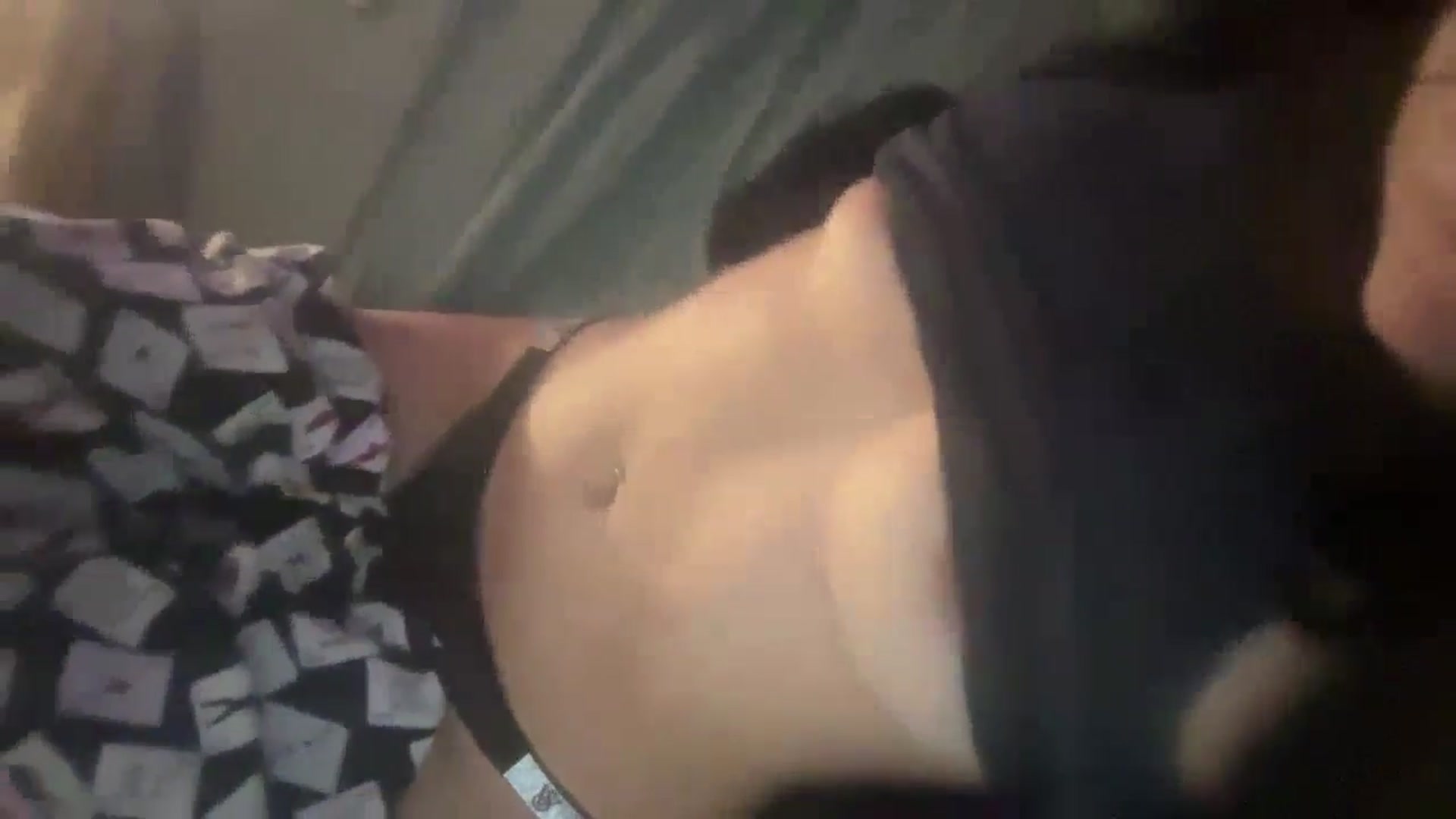 Gallery image thumbnail from imava's myfreecams stream on, 06/04/2024, 20:18 image 16 of 20