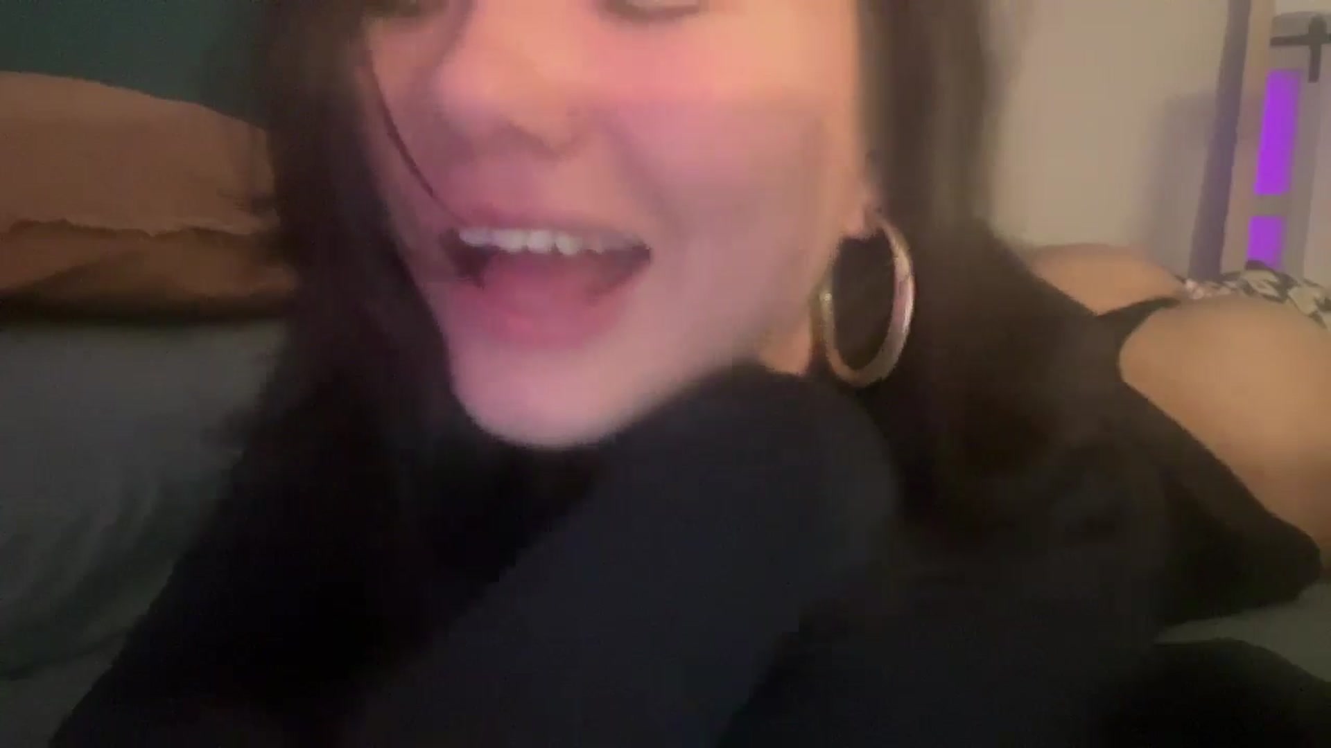 Gallery image thumbnail from imava's myfreecams stream on, 06/04/2024, 20:18 image 6 of 20