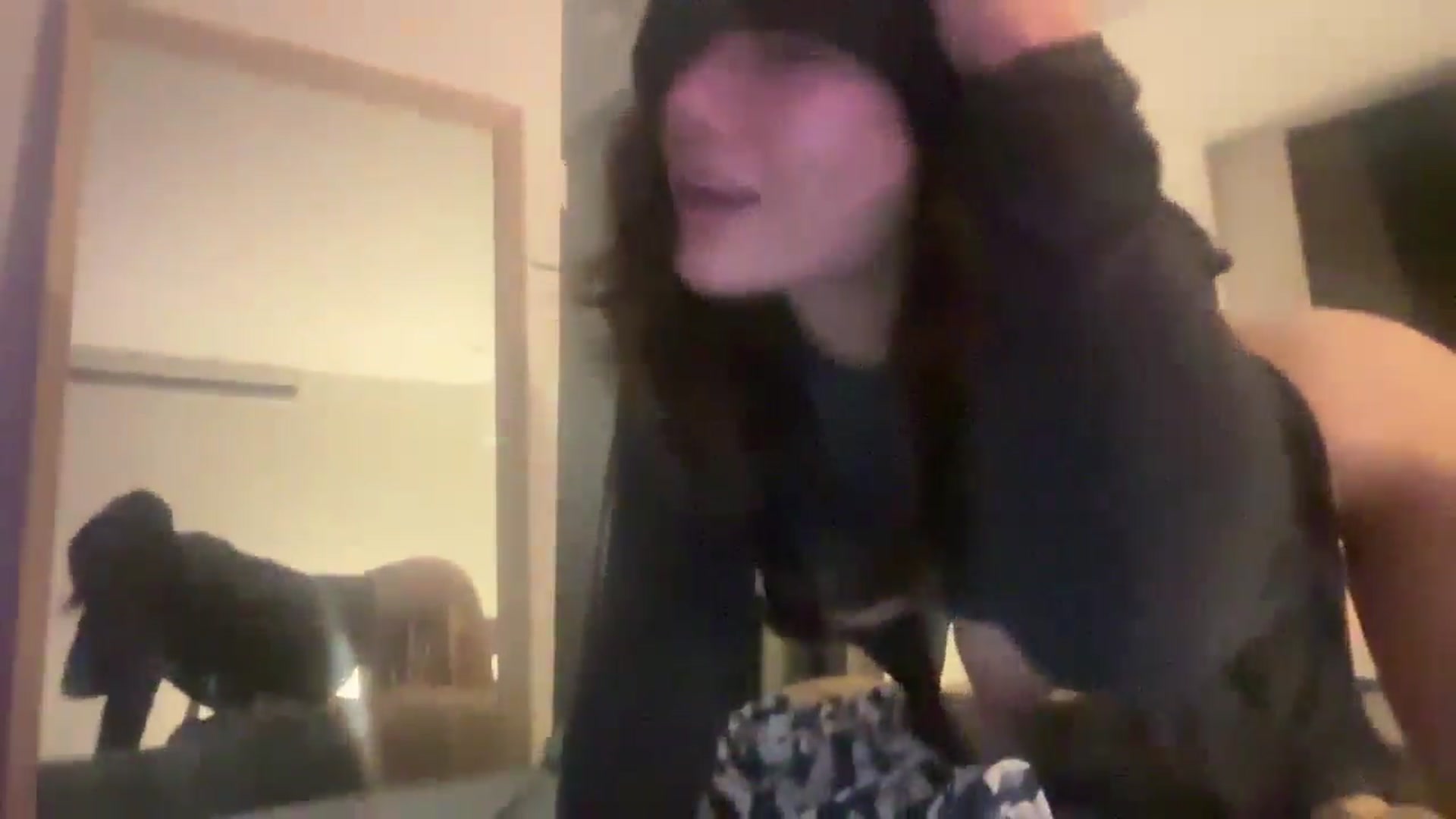 Gallery image thumbnail from imava's myfreecams stream on, 06/04/2024, 21:01 image 15 of 20