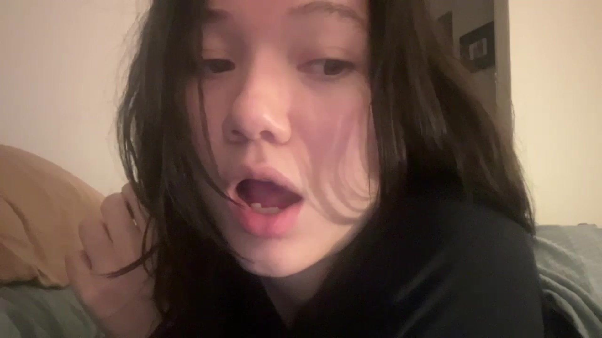 Gallery image thumbnail from imava's myfreecams stream on, 06/05/2024, 06:45 image 19 of 20