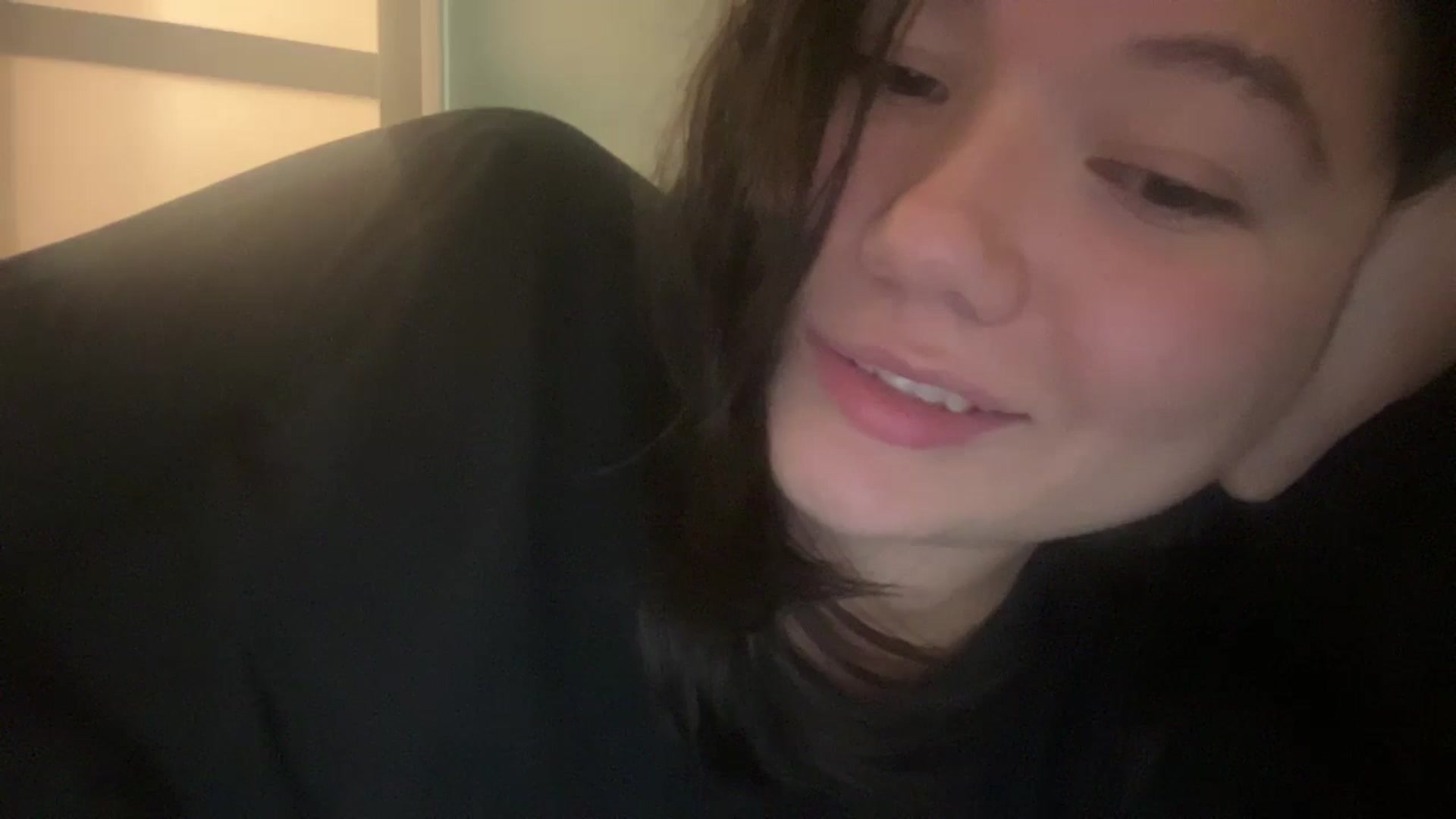 Gallery image thumbnail from imava's myfreecams stream on, 06/05/2024, 06:45 image 2 of 20