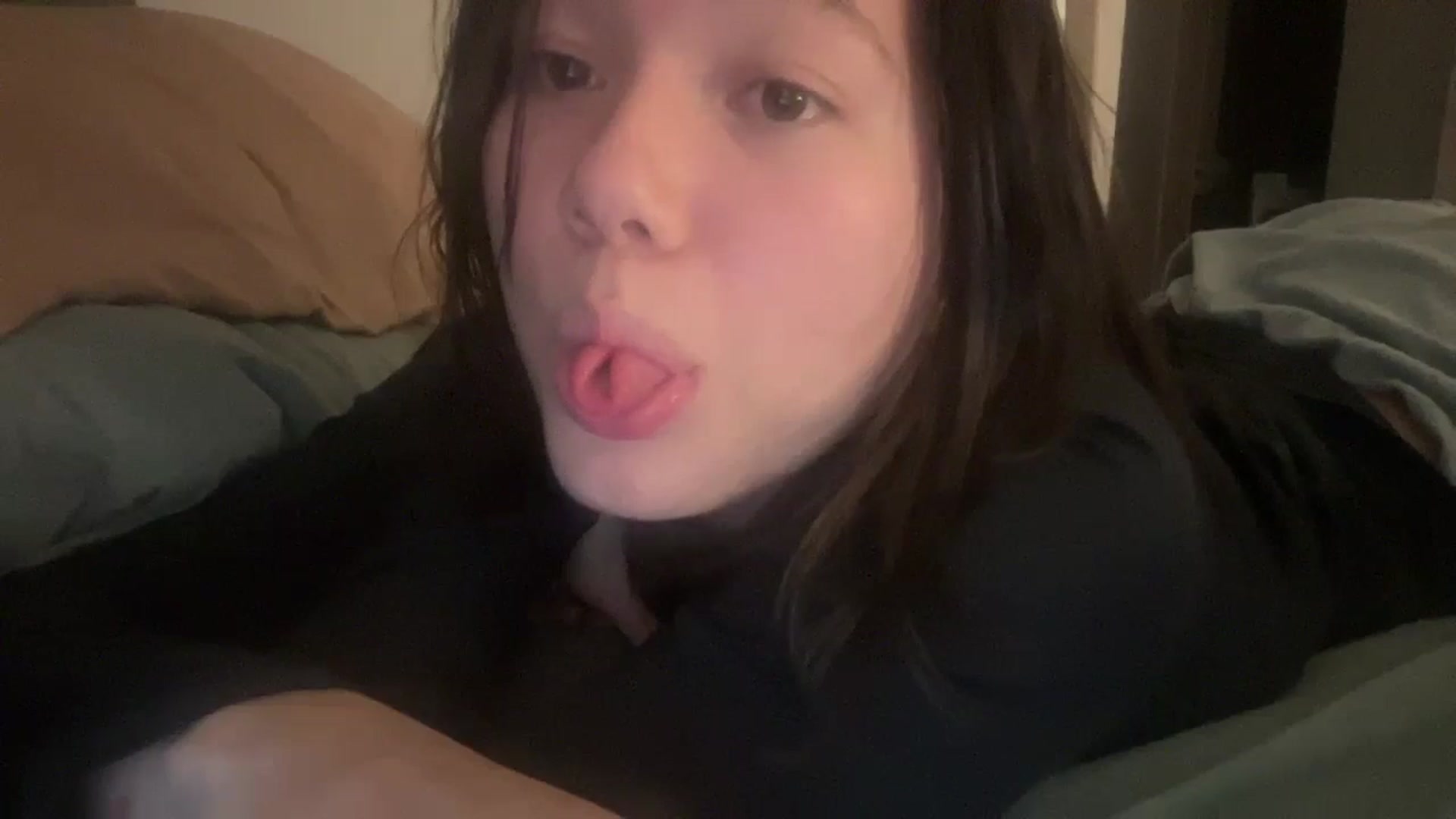 Gallery image thumbnail from imava's myfreecams stream on, 06/05/2024, 06:45 image 18 of 20