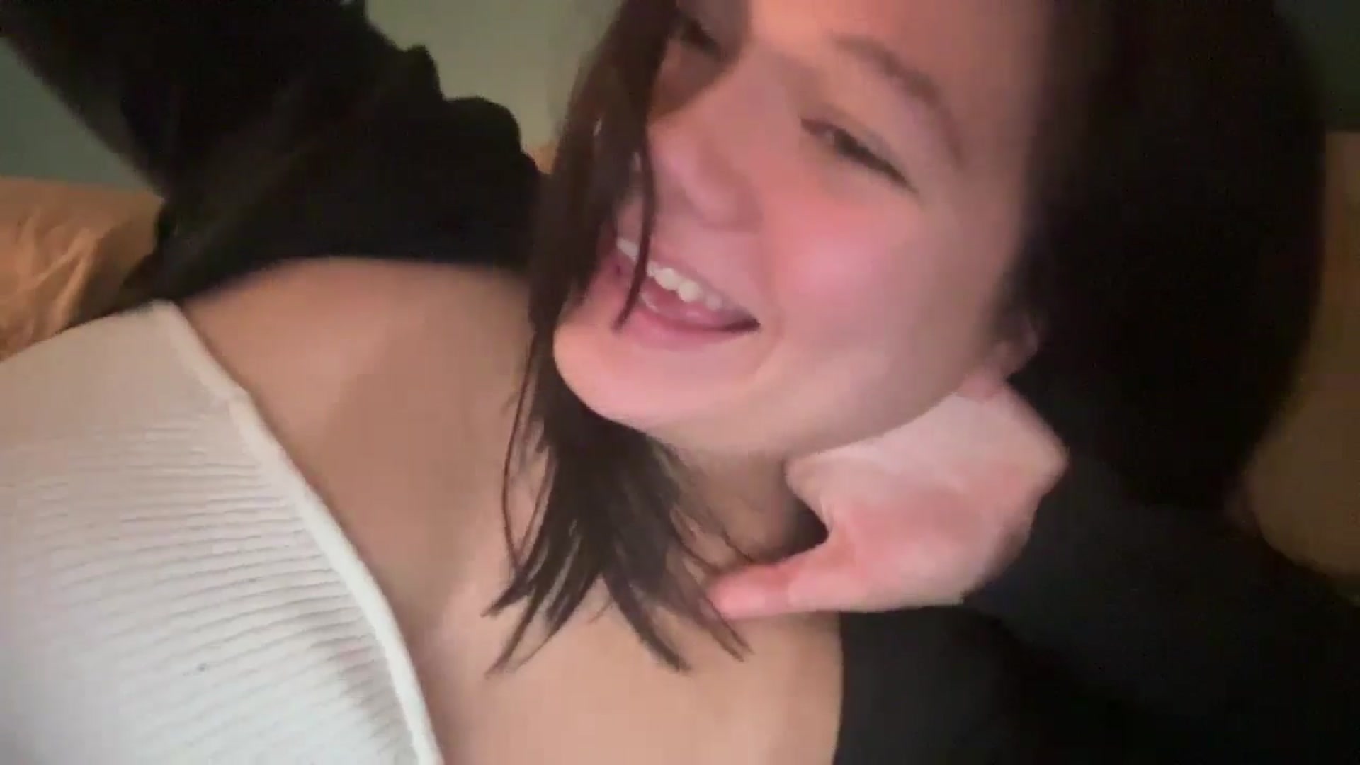 Gallery image thumbnail from imava's myfreecams stream on, 06/09/2024, 03:30 image 6 of 20