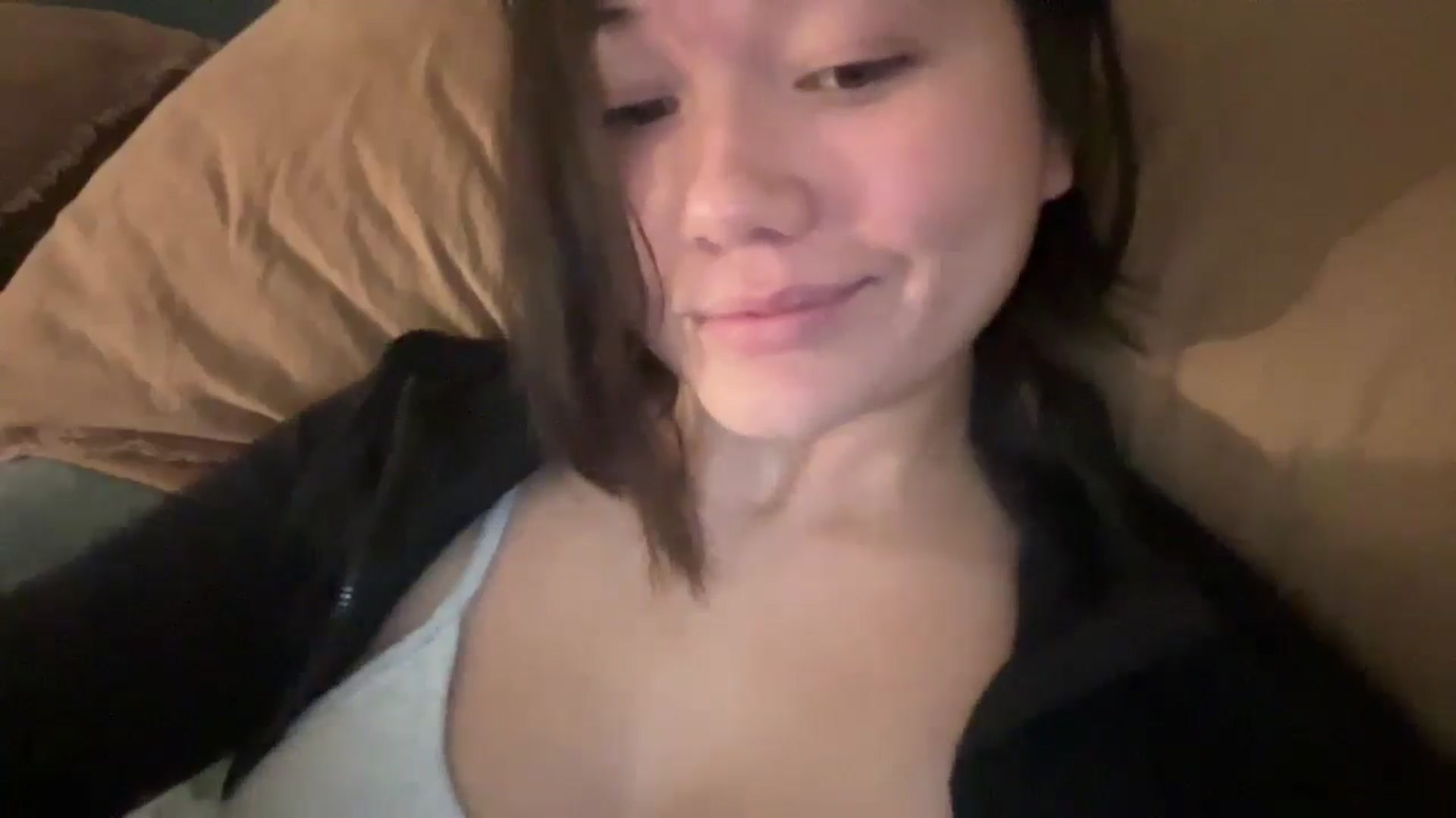 Gallery image thumbnail from imava's myfreecams stream on, 06/09/2024, 23:21 image 17 of 20