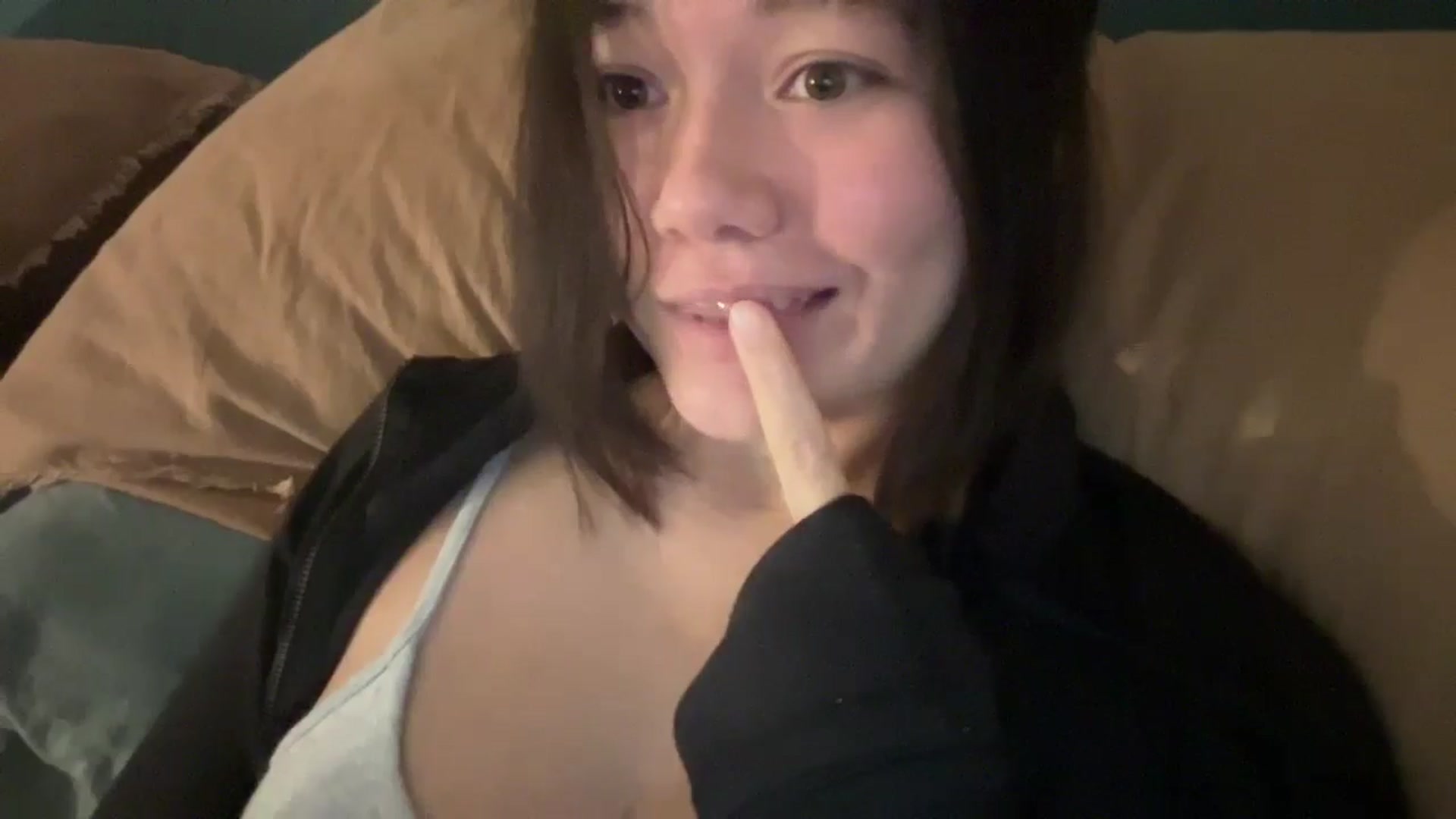 Gallery image thumbnail from imava's myfreecams stream on, 06/09/2024, 23:21 image 14 of 20