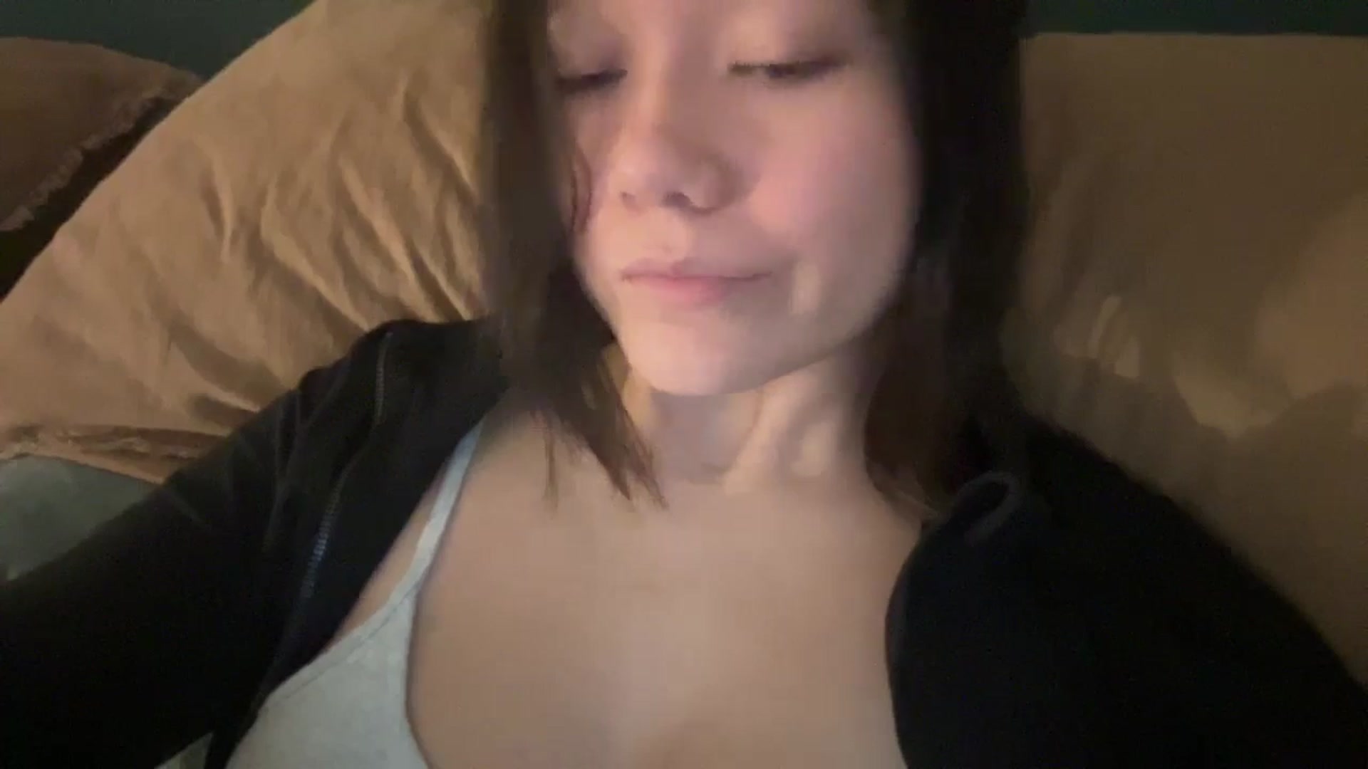 Gallery image thumbnail from imava's myfreecams stream on, 06/09/2024, 23:21 image 13 of 20