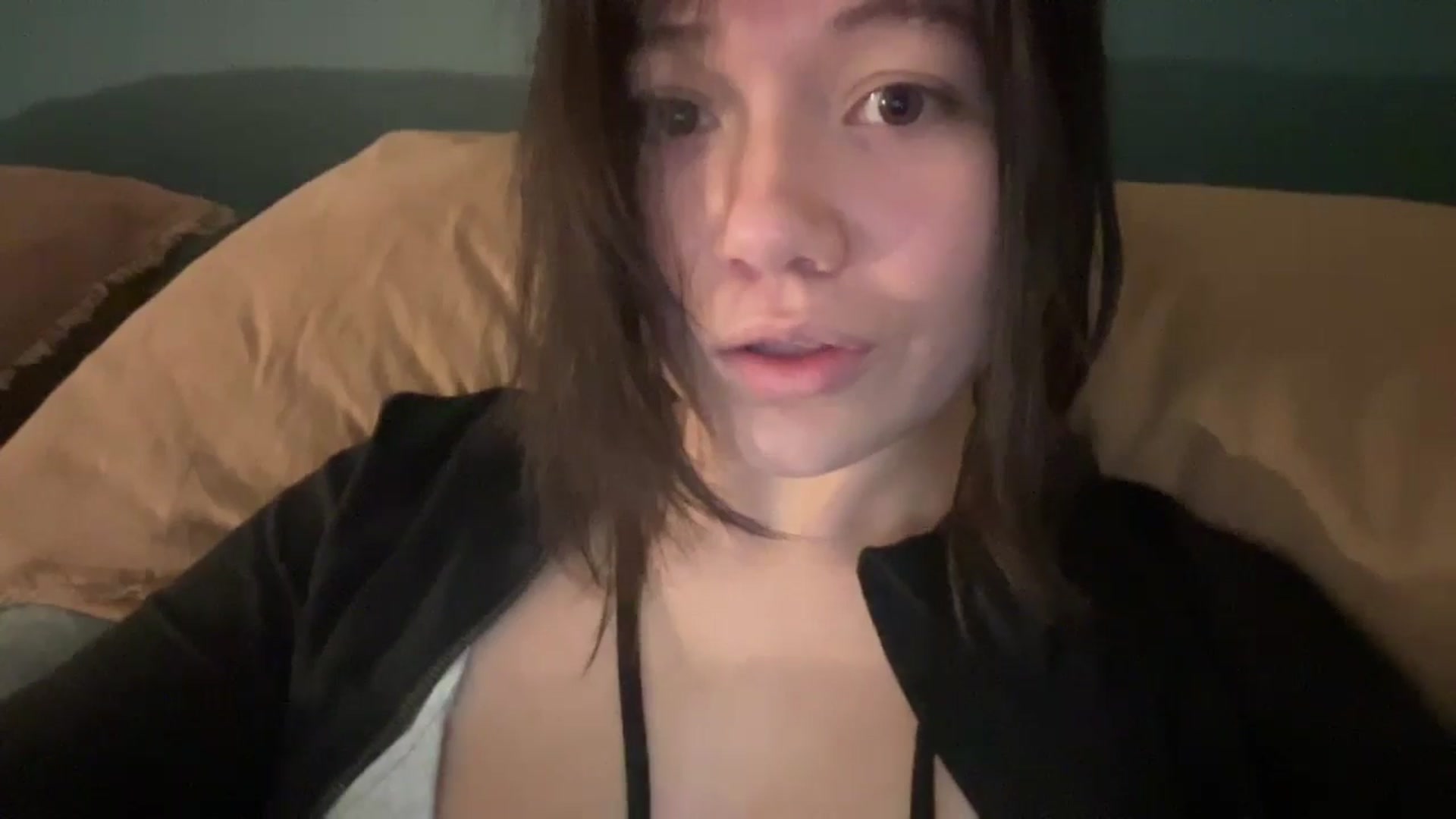 Gallery image thumbnail from imava's myfreecams stream on, 06/09/2024, 23:21 image 4 of 20