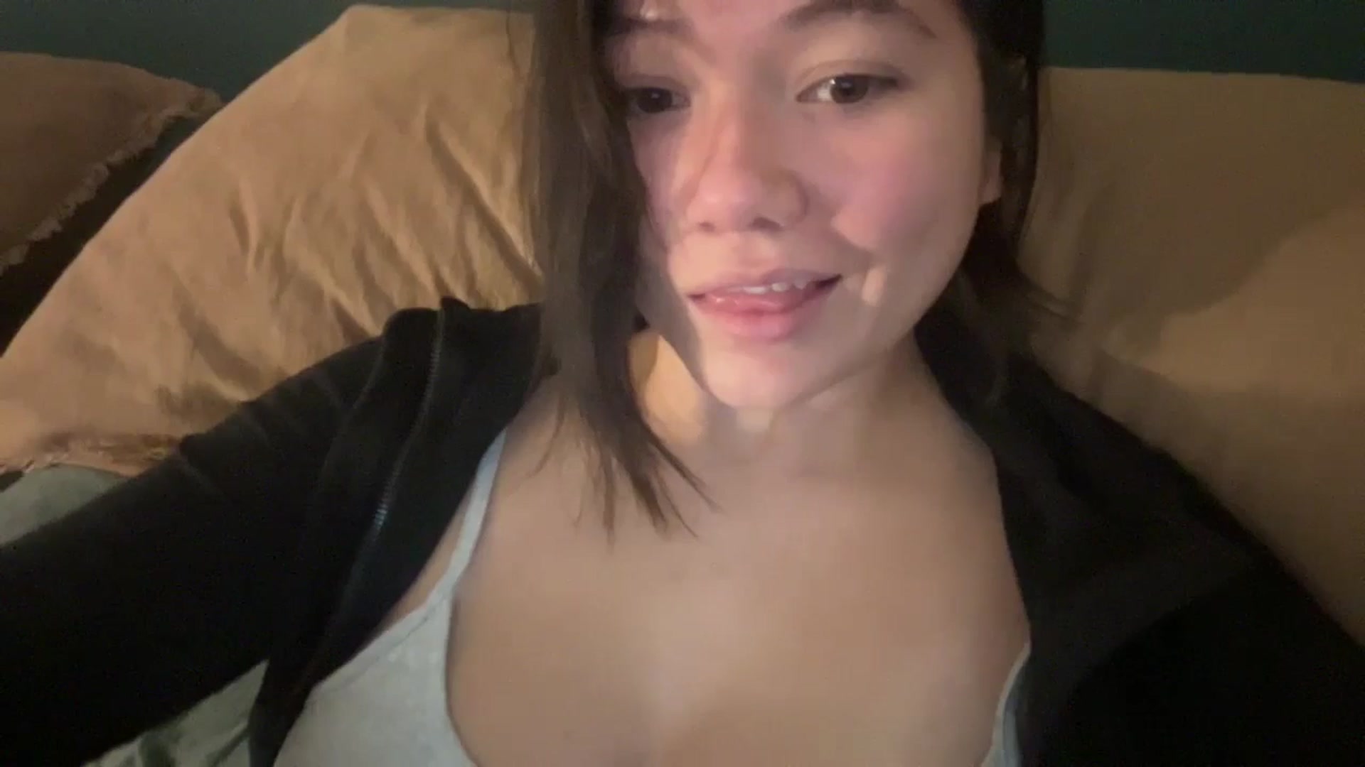 Gallery image thumbnail from imava's myfreecams stream on, 06/09/2024, 23:21 image 9 of 20